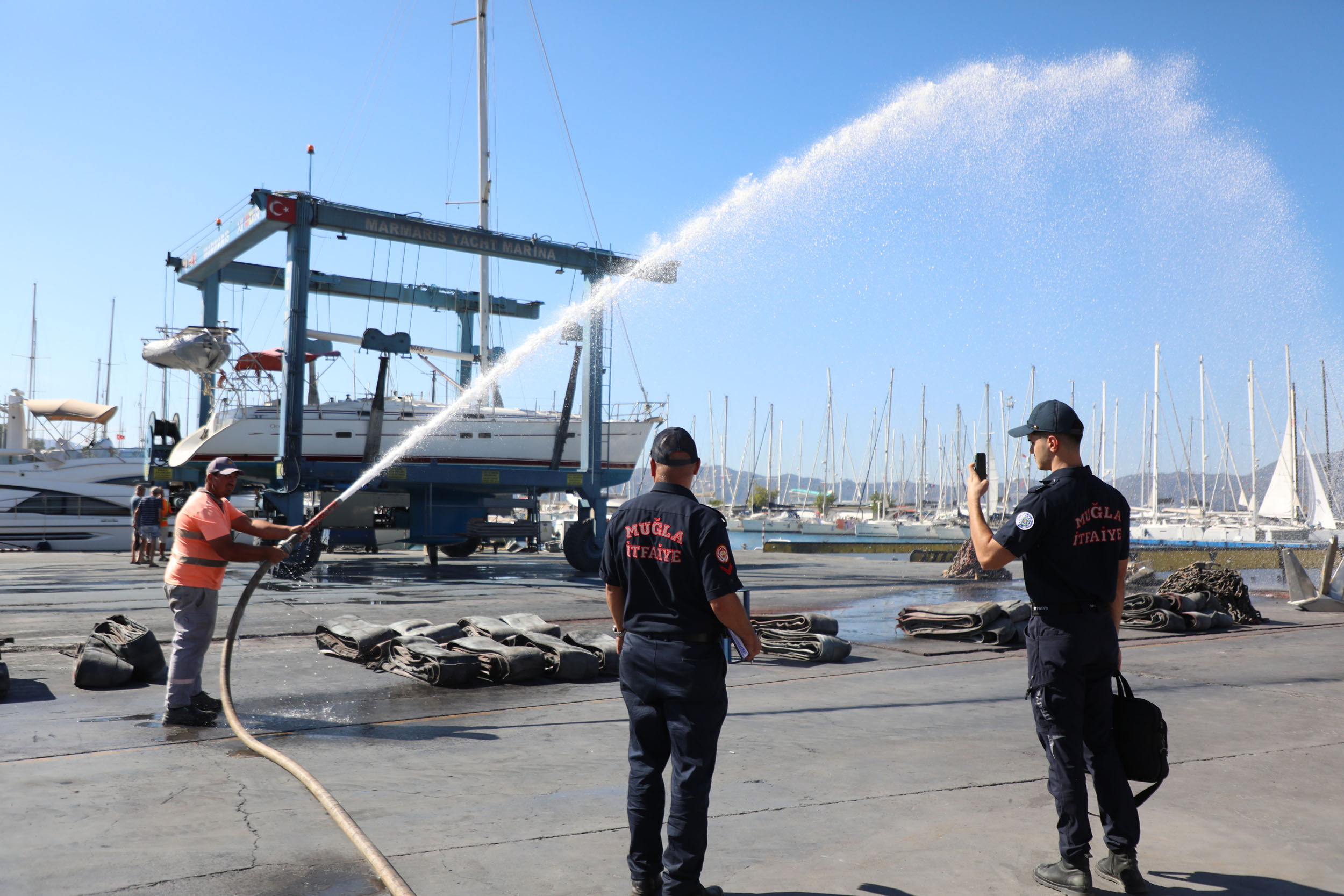 Muğla Büyükşehir Belediyesi İl Genelinde Kıyı Tesislerinde Kapsamlı Yangın Denetimi Gerçekleştirdi (2)