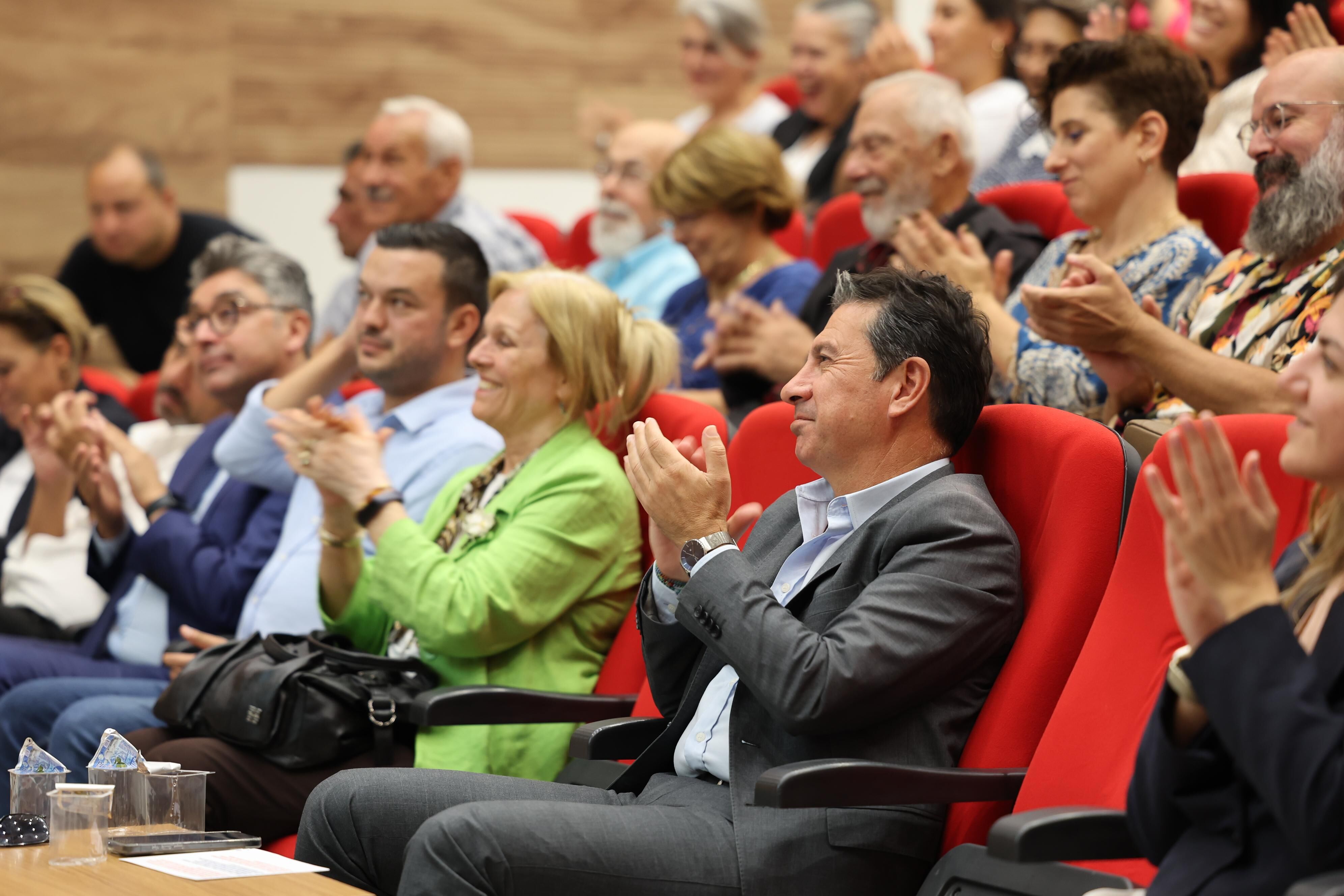 Muğla’da Nebil Özgentürk Ile “Gün Batımı Söyleşileri”4