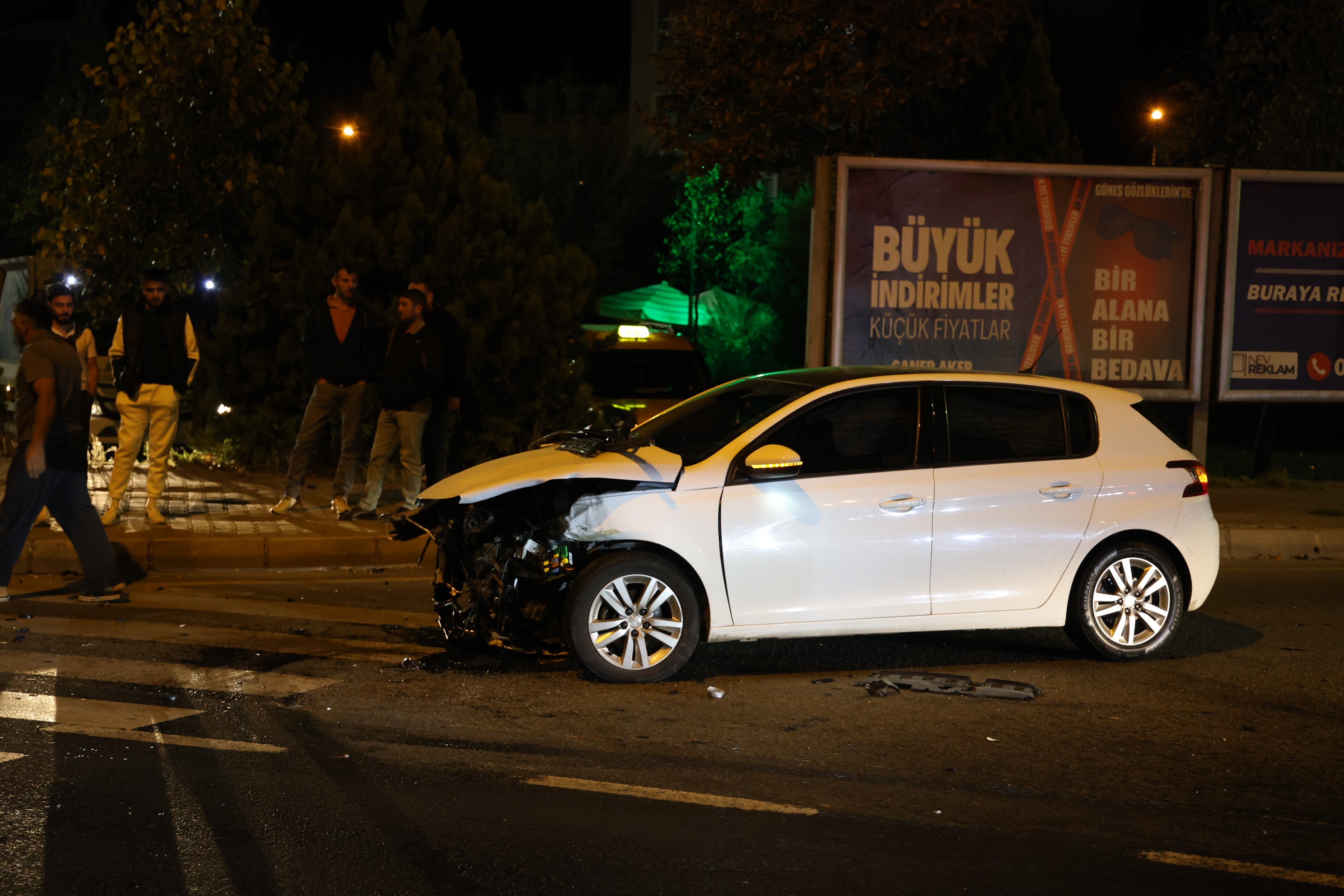 Nevşehir'de Iki Otomobil Çarpıştı 2 Sürücü Yaralandı (3)