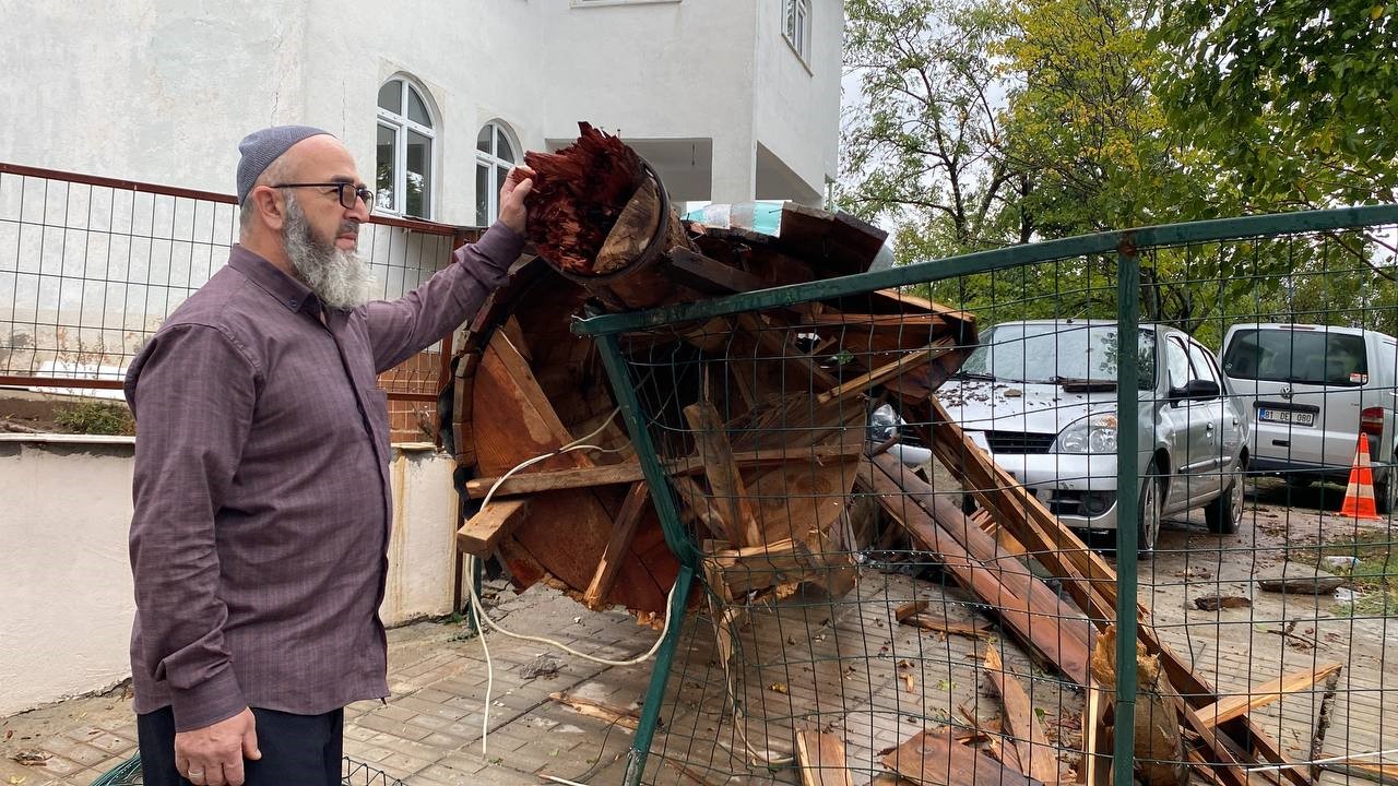 Safranbolu'da Fırtına Minareyi Devirdi (2)