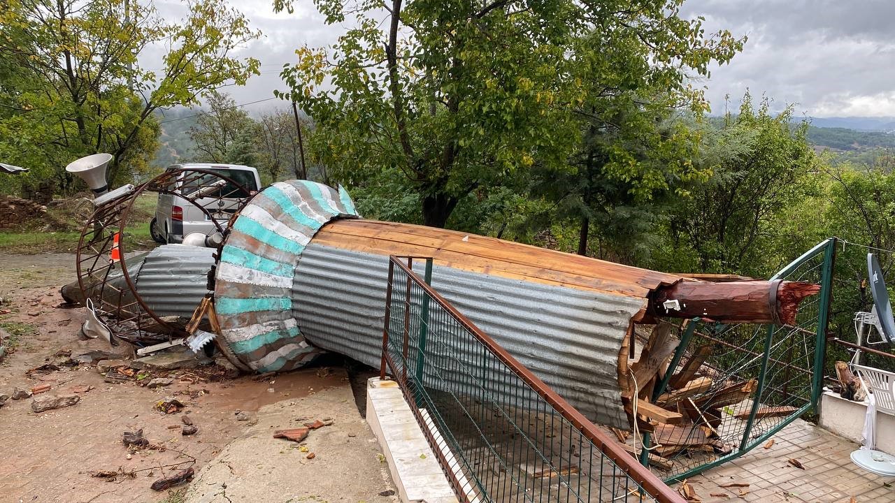 Safranbolu'da Fırtına Minareyi Devirdi (3)