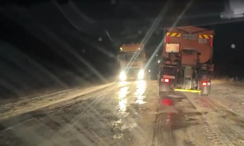 Sahara Geçidi'nde Yoğun Kar Ve Tipiden Dolayı Tırlar Mahsur Kaldı (4)