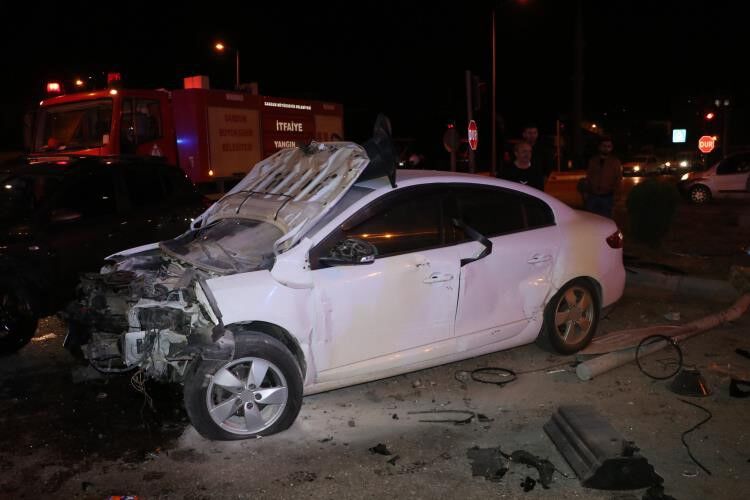 Samsun'da Zincirleme Trafik Kazası 4 Yaralı (5)