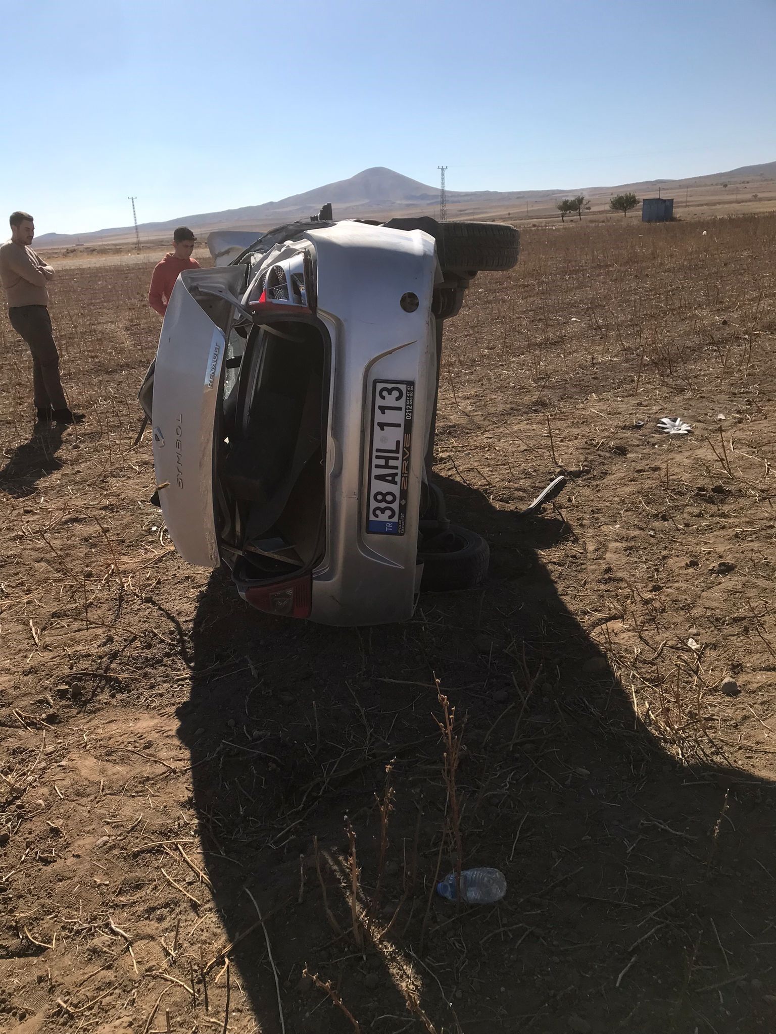 Şarampole Yuvarlanan Otomobilde 2 Kişi Yaralandı (2)