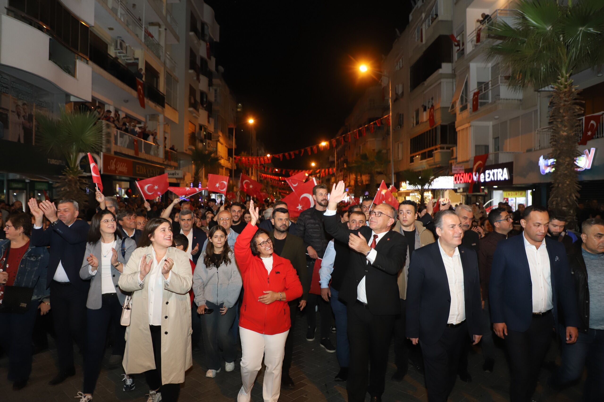 Turgutlu'da Cumhuriyet Sevdası Kortej Ve Konserle 29 Ekim Coşkusu (1)