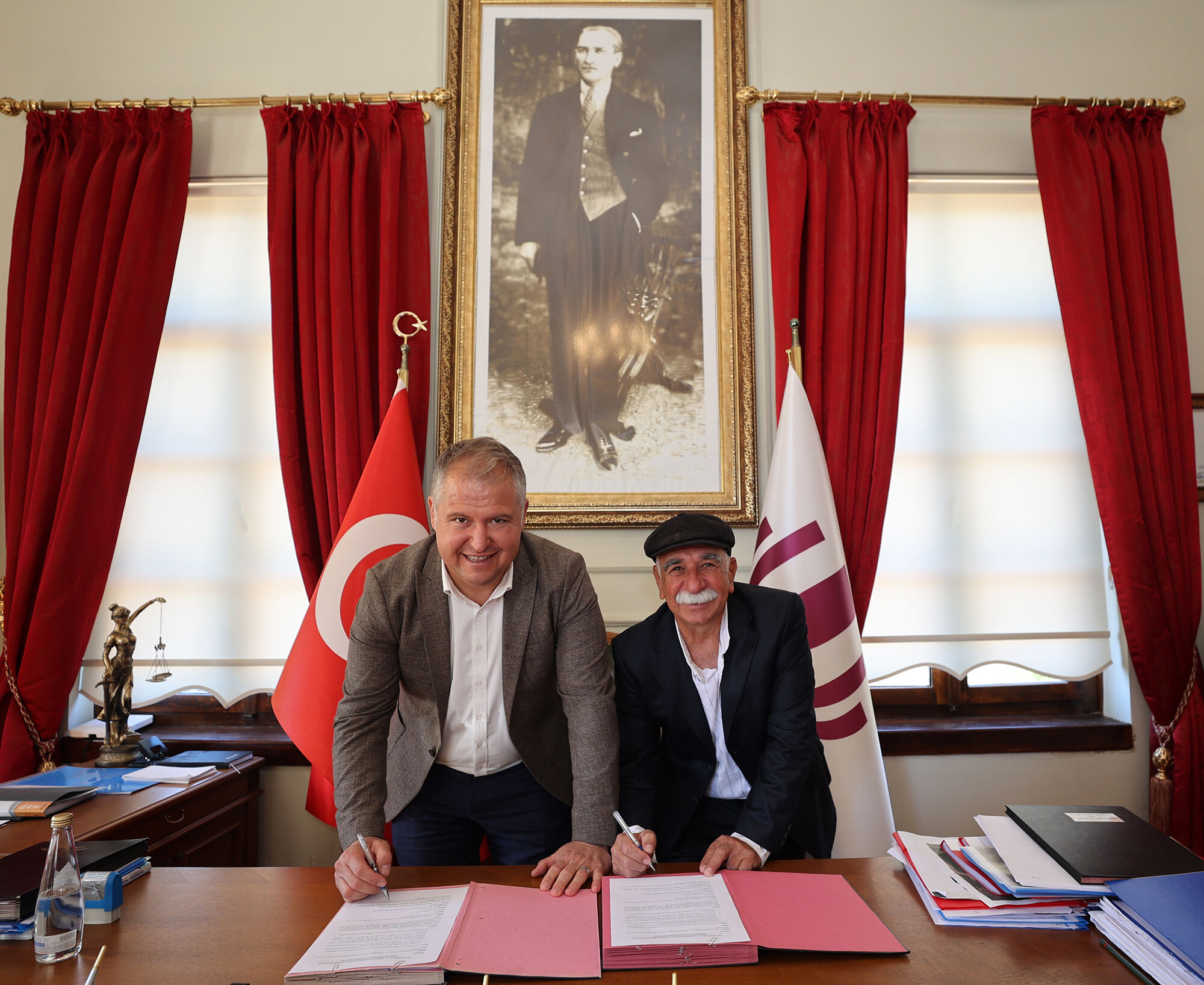 Urla'da Köylünün Toprağı Köylüye Geri Veriliyor