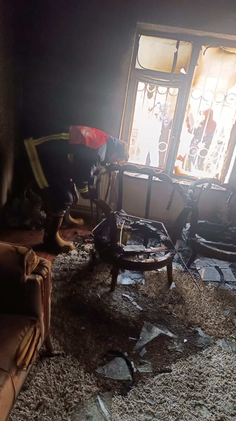 Van'da Korkutan Yangın Ev Kullanılamaz Hale Geldi (4)