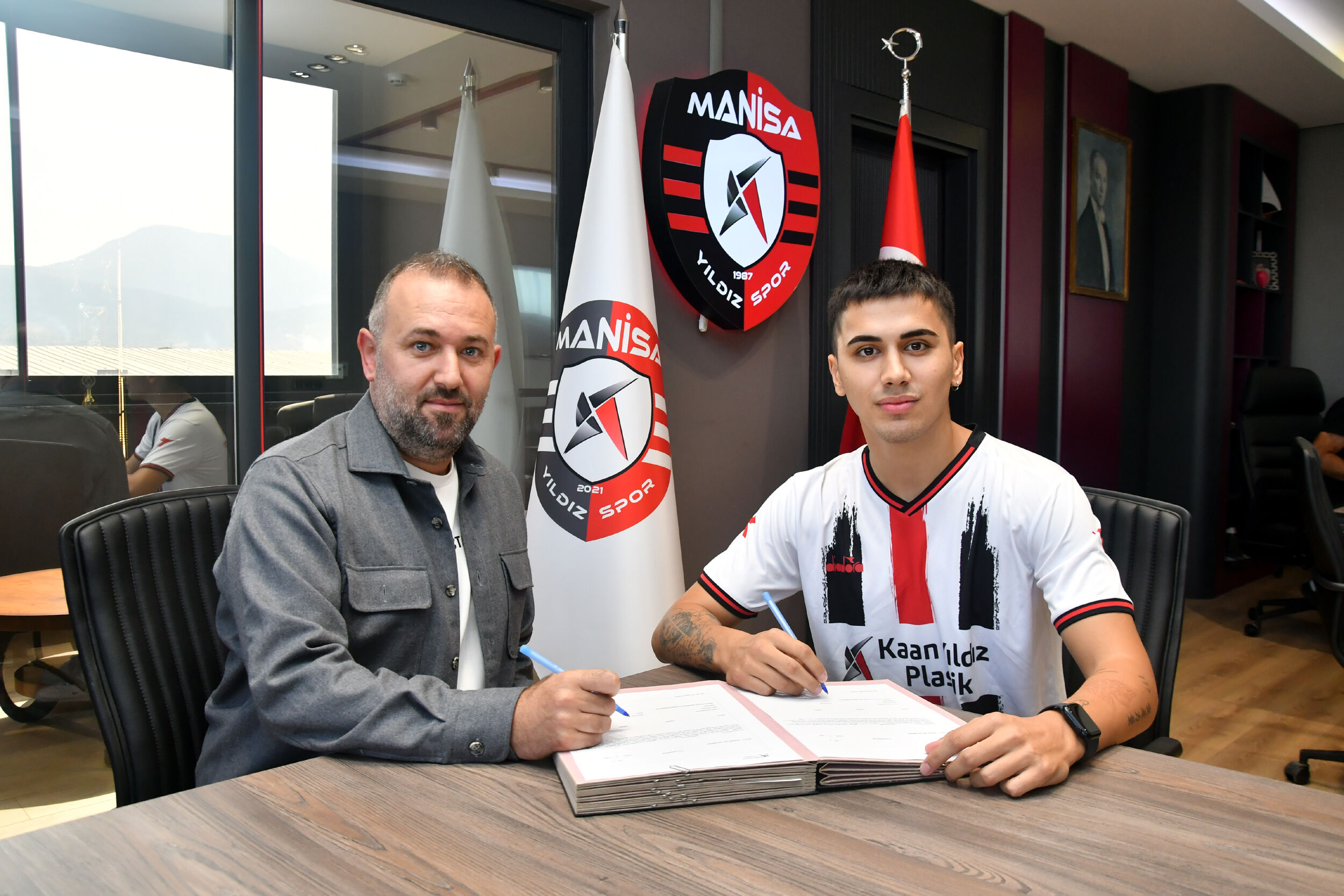 Yıldızspor 45, Hakan Hangül'ü Transfer Etti