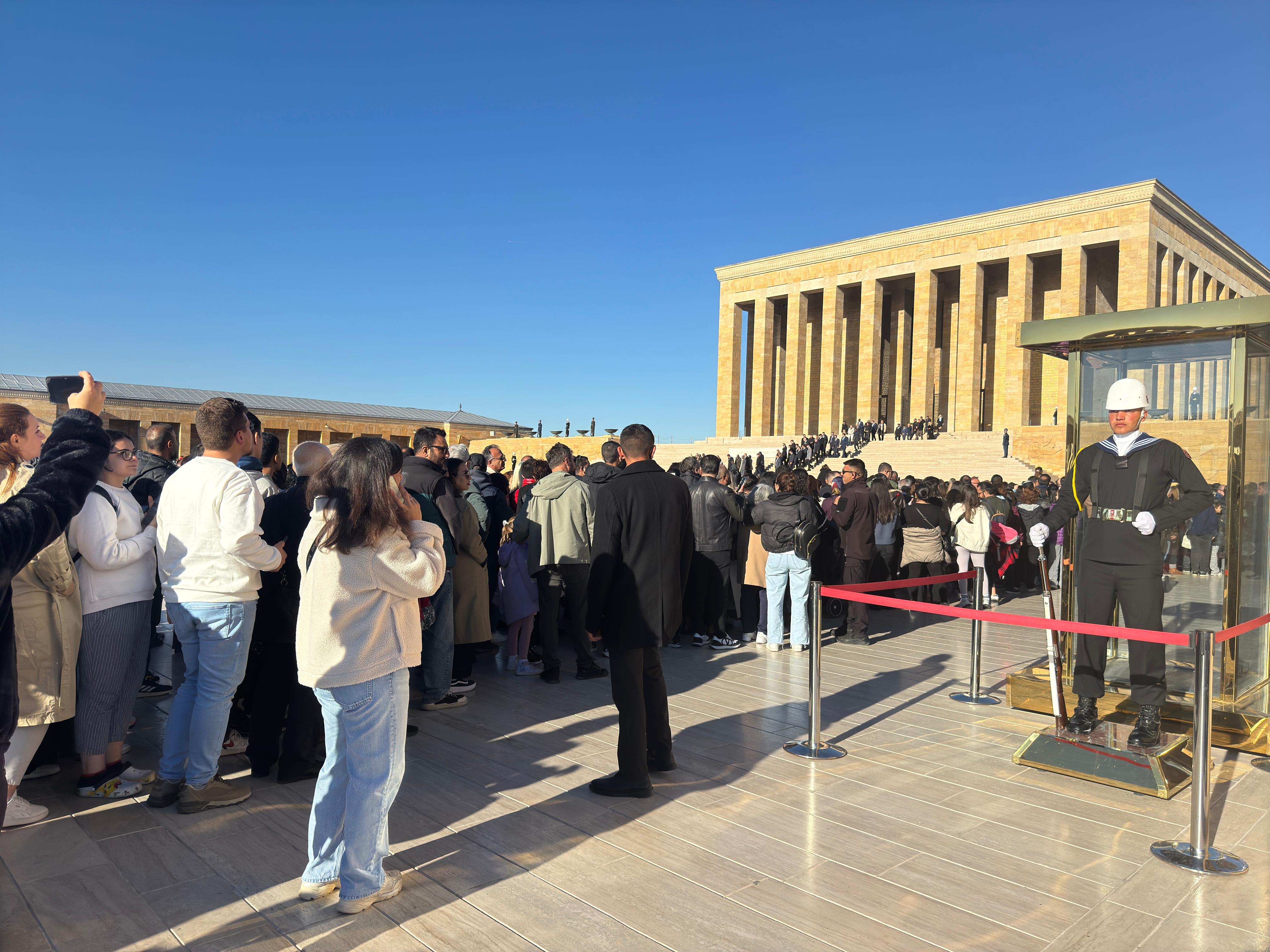 10 Kasım Öncesi Anıtkabir'e Insan Seli (2)