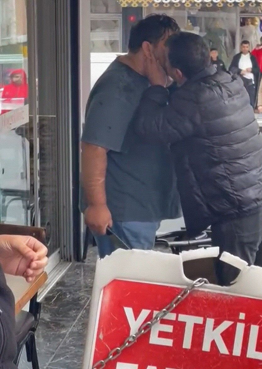 Akli Dengesi Yerinde Olmayan Adam, Annesine Saldırdı, Polise Bıçak Çekti (3)
