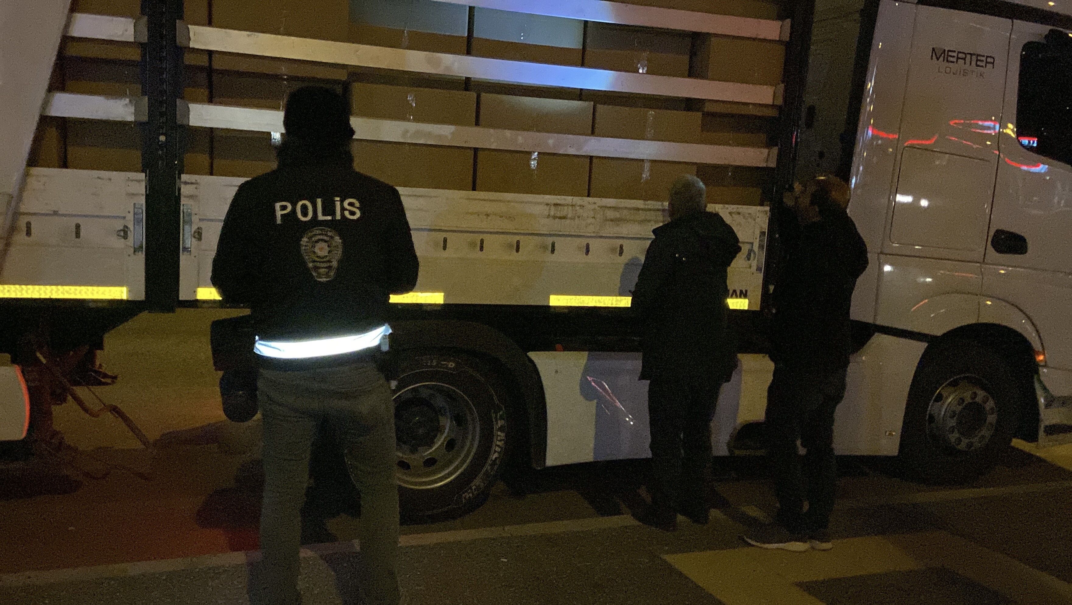Aksaray’da Şüpheli Yır Durduruldu Narkotik Ekipleri Arama Yaptı (3)
