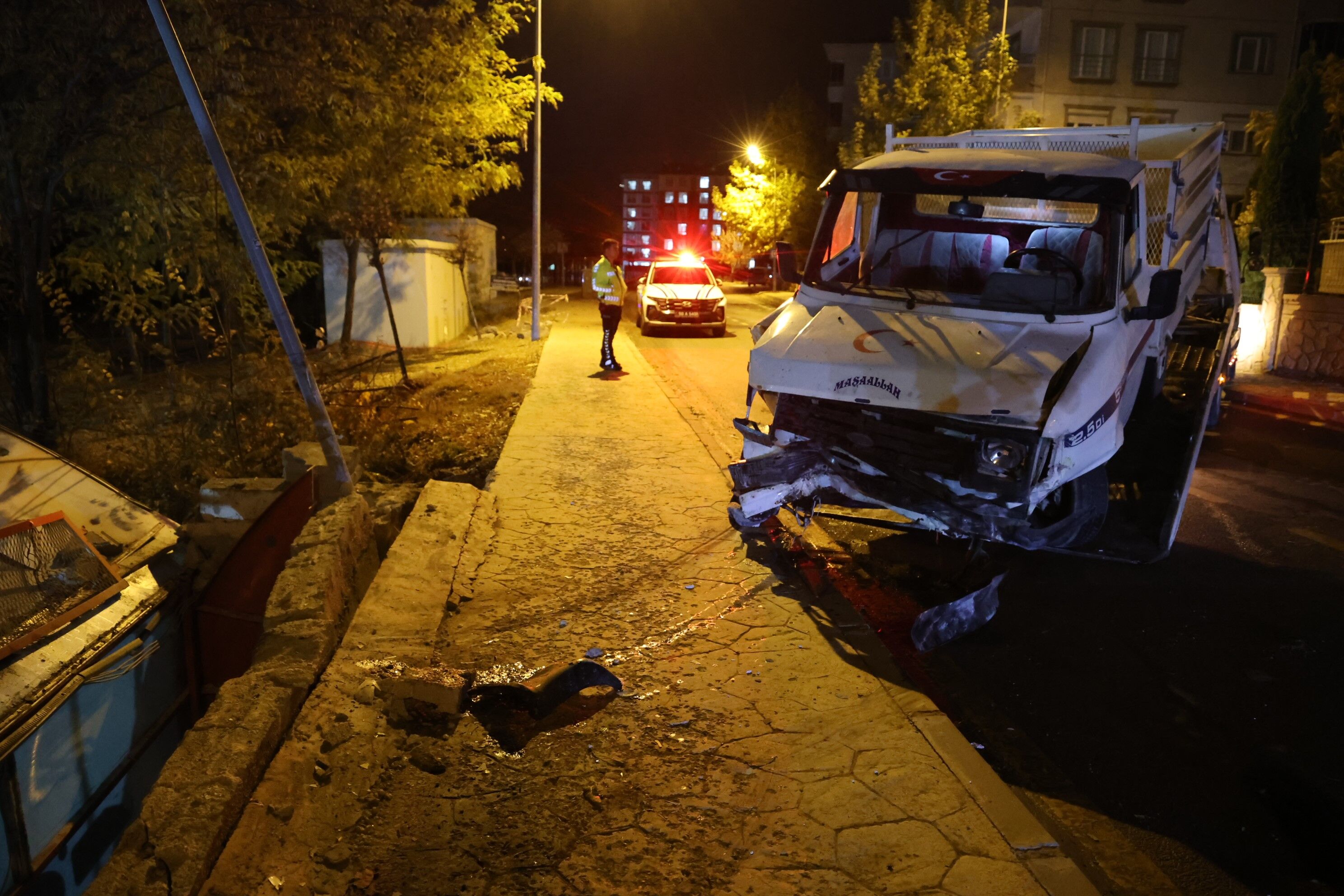 Alkollü Sürücü Kazada Test Sonucuna Inanmayarak Tekrar Ölçüm Istedi (3)
