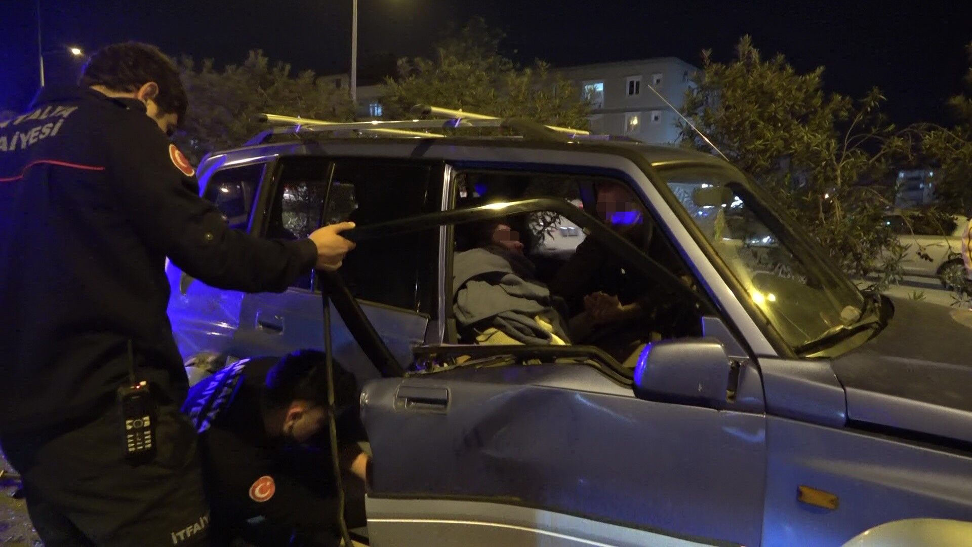 Antalya'da Zincirleme Trafik Kazası 2 Yaralı (4)