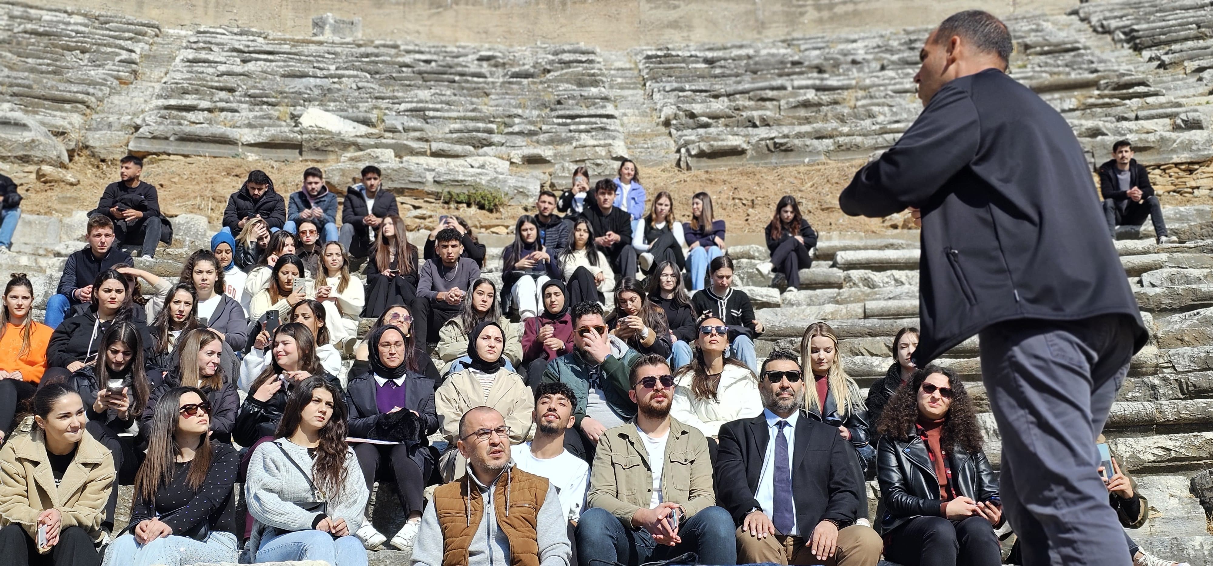 Aydın Myo Öğrencileri Nysa Antik Kenti’ni Ziyaret Etti (2)