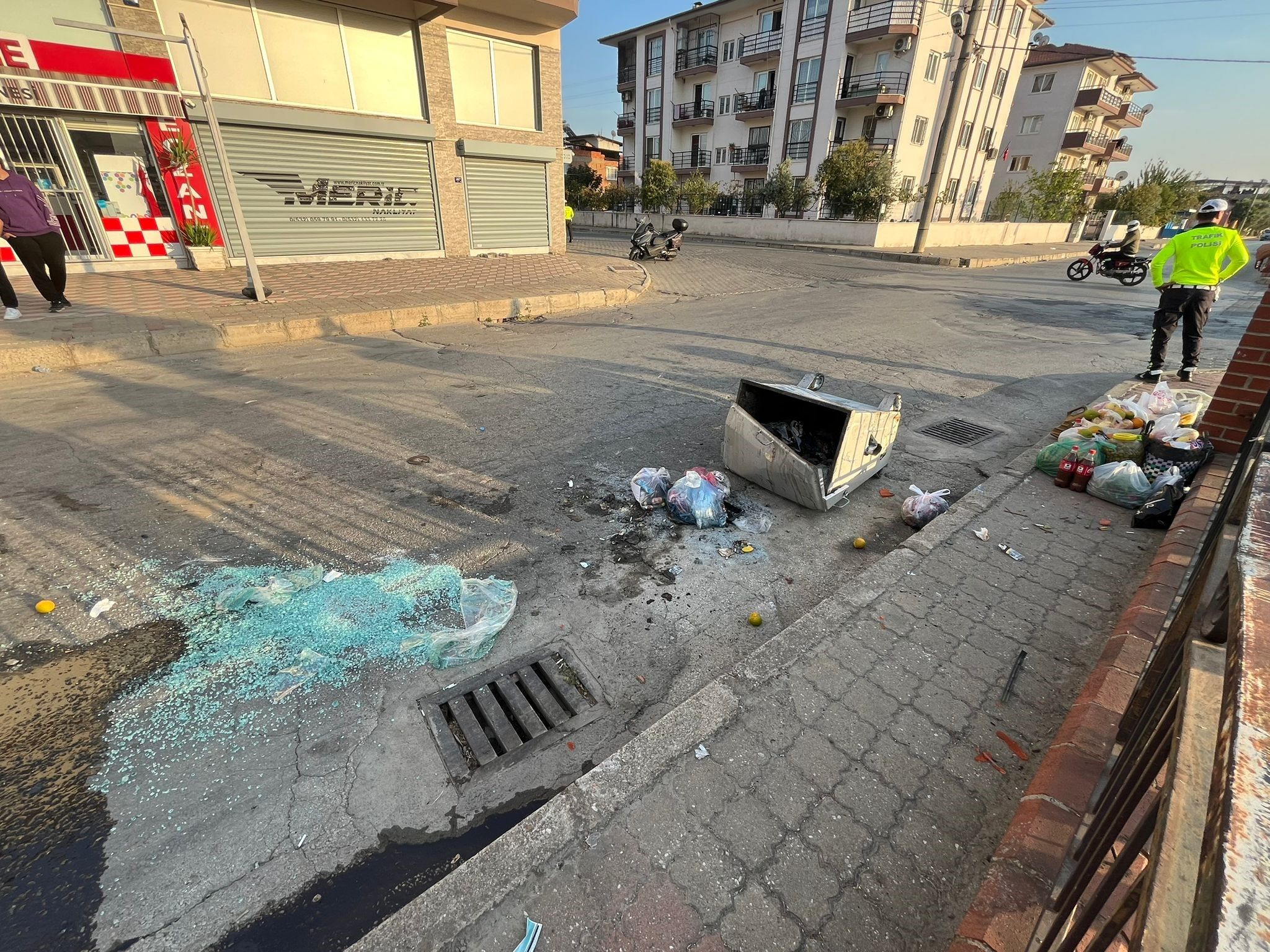 Aydın Nazilli'de Iki Otomobil Çarpıştı 4 Kişi Yaralandı