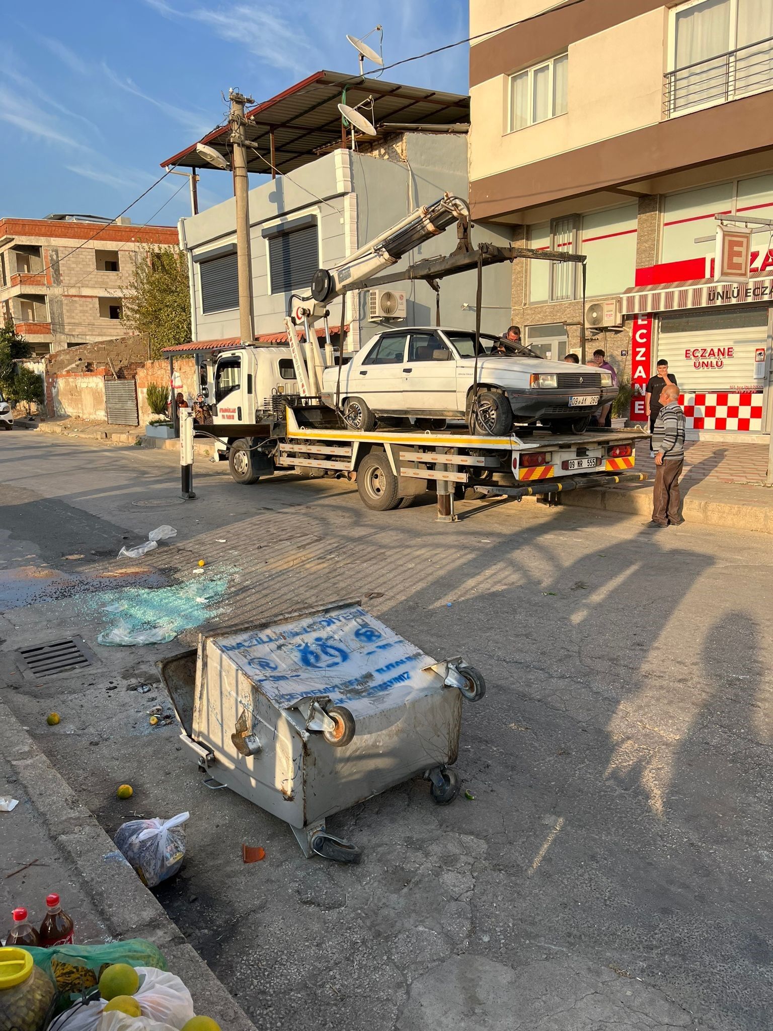 Aydın Nazilli'de Iki Otomobil Çarpıştı 4 Kişi Yaralandı1