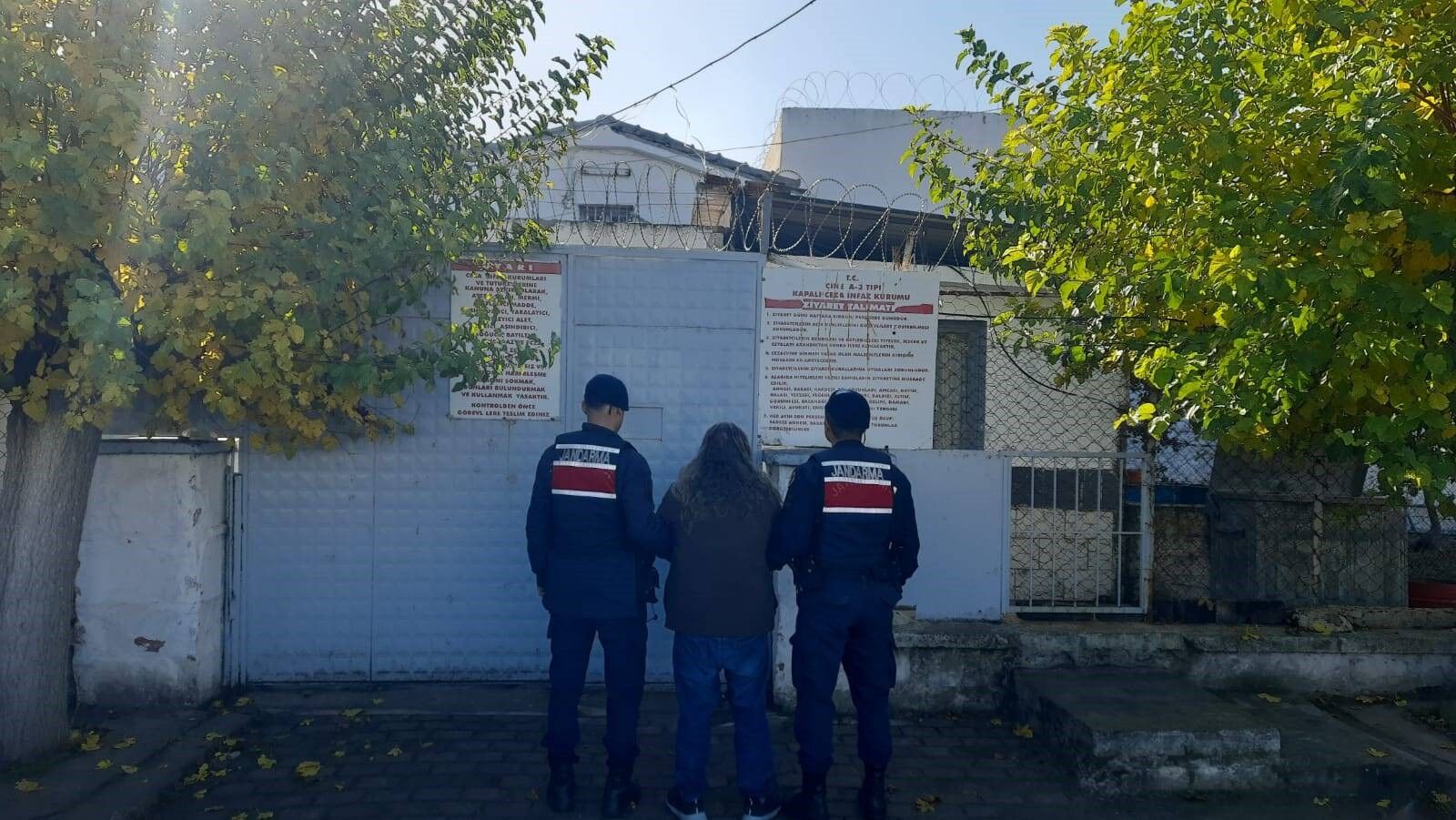 Aydın’da “Çember” Operasyonu 49 Suçlu Yakalandı (1)