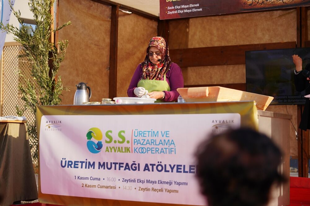 Ayvalık Belediyesi, 19. Uluslararası Zeytin Hasat Festivali’nde Fark Yarattı (7)