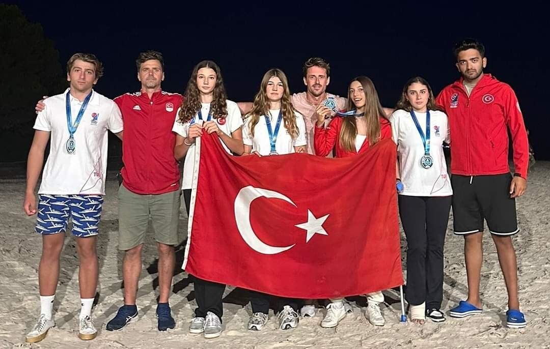 Ayvalıklı Gençler Avrupa'da Gurur Yaşattı... 4