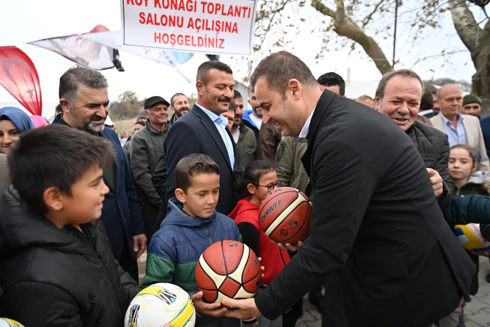 Balıkesir Büyükşehir Belediye Başkanı Akın Yapılmadık Yol Kalmayacak1