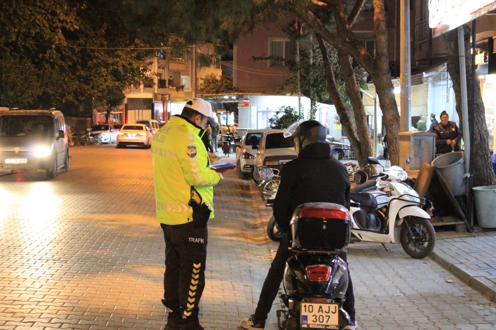 Balıkesir'de Yapılan Geniş Çaplı Denetimlerde 5 Kişi Yakalandı (3)