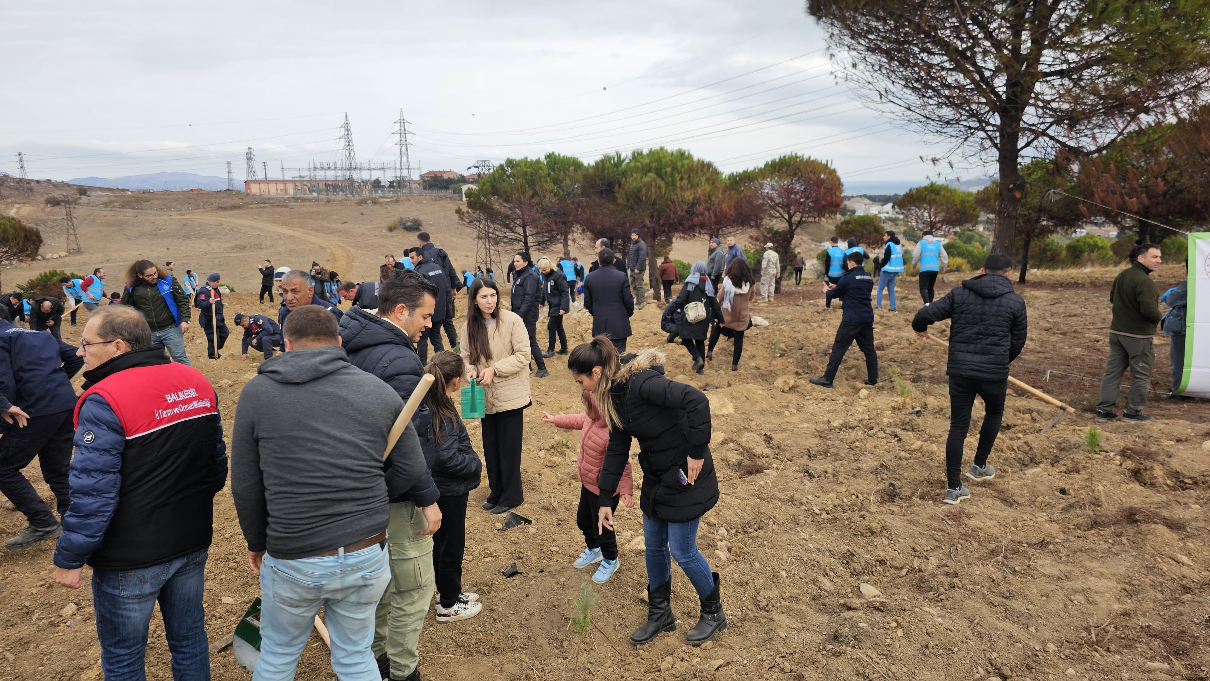 Bandırma'da 750 Fidanla Yeşil Bir Gelecek Için Adım Atıldı (2)