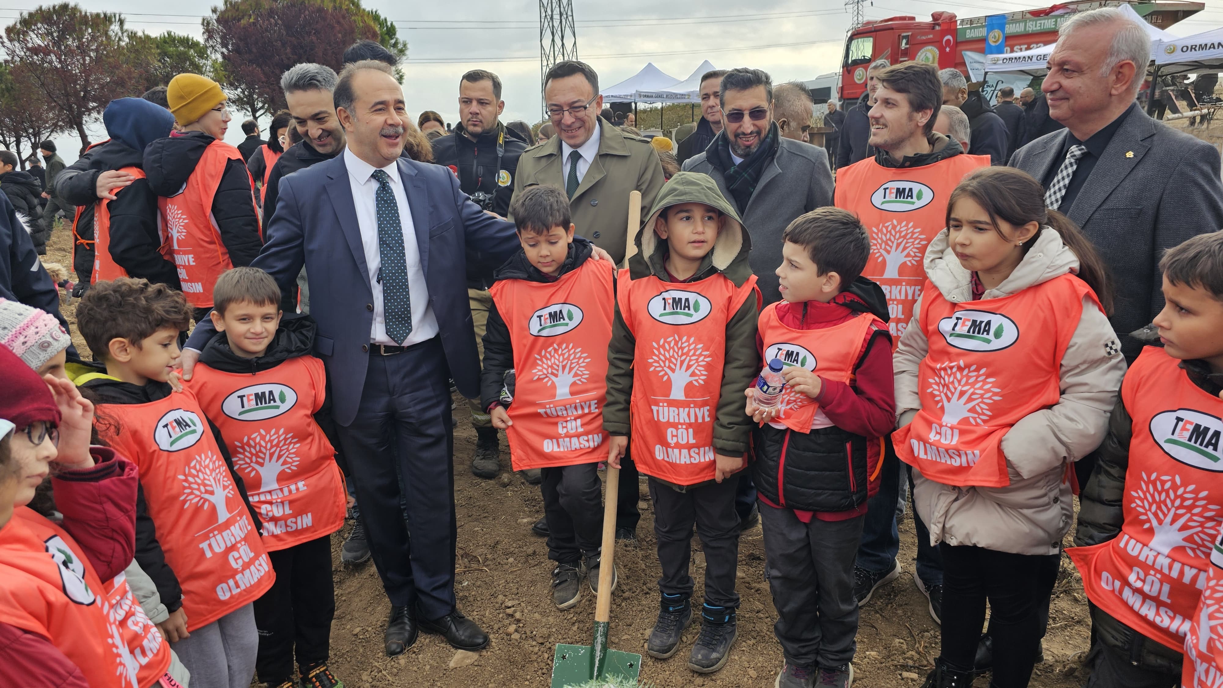 Bandırma'da 750 Fidanla Yeşil Bir Gelecek Için Adım Atıldı (5)