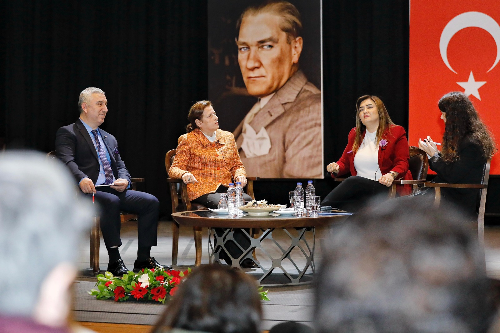 Bergama'da Kadına Yönelik Şiddetle Mücadele Söyleşisi (5)