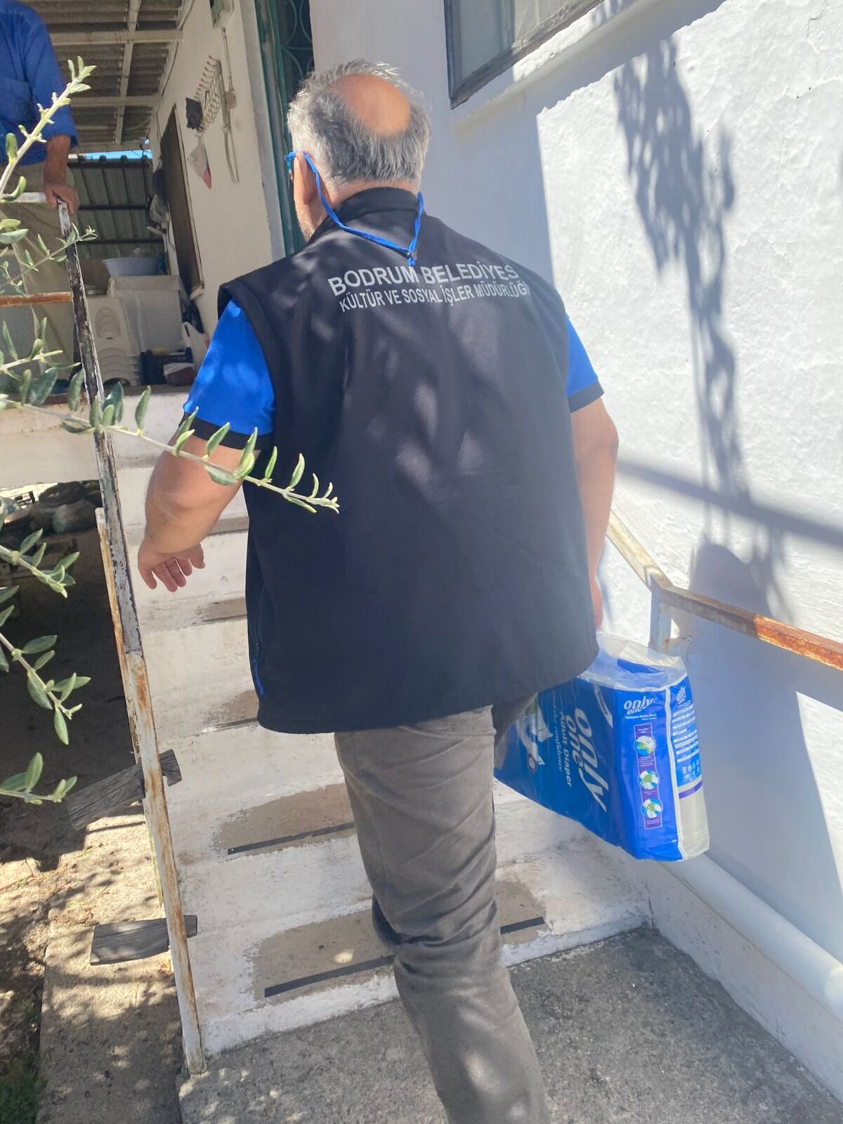 Bodrum Belediyesi Ihtiyaç Sahiplerine Büyük Destek Sağlıyor (6)