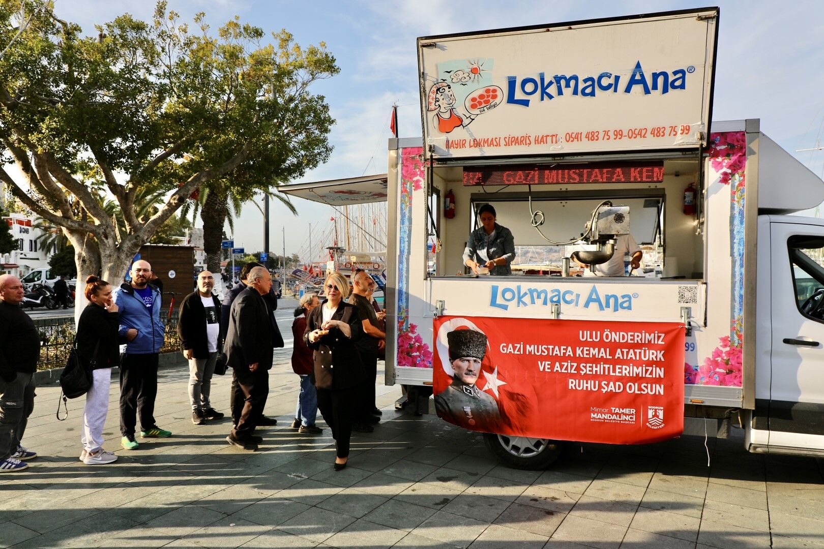 Bodrum’da Ata’ya Minnet Için Lokma Döküldü (1)