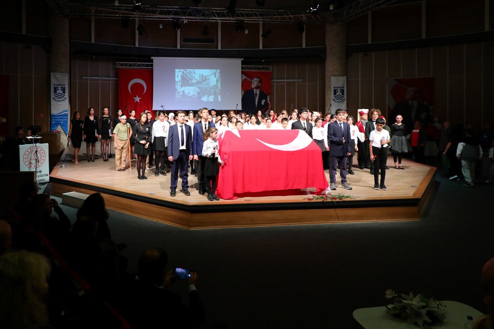 Bodrum’da Ata’ya Minnet Için Lokma Döküldü (2)-1