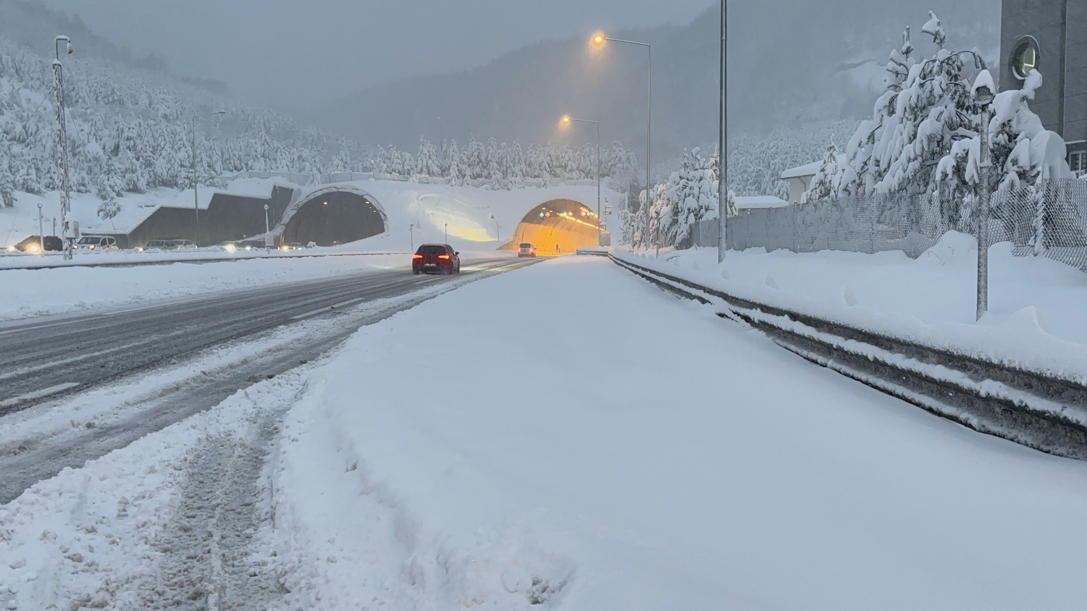 Bolu Dağı'nda Zincirleme Kaza Sonrası Trafik Yeniden Açıldı (2)