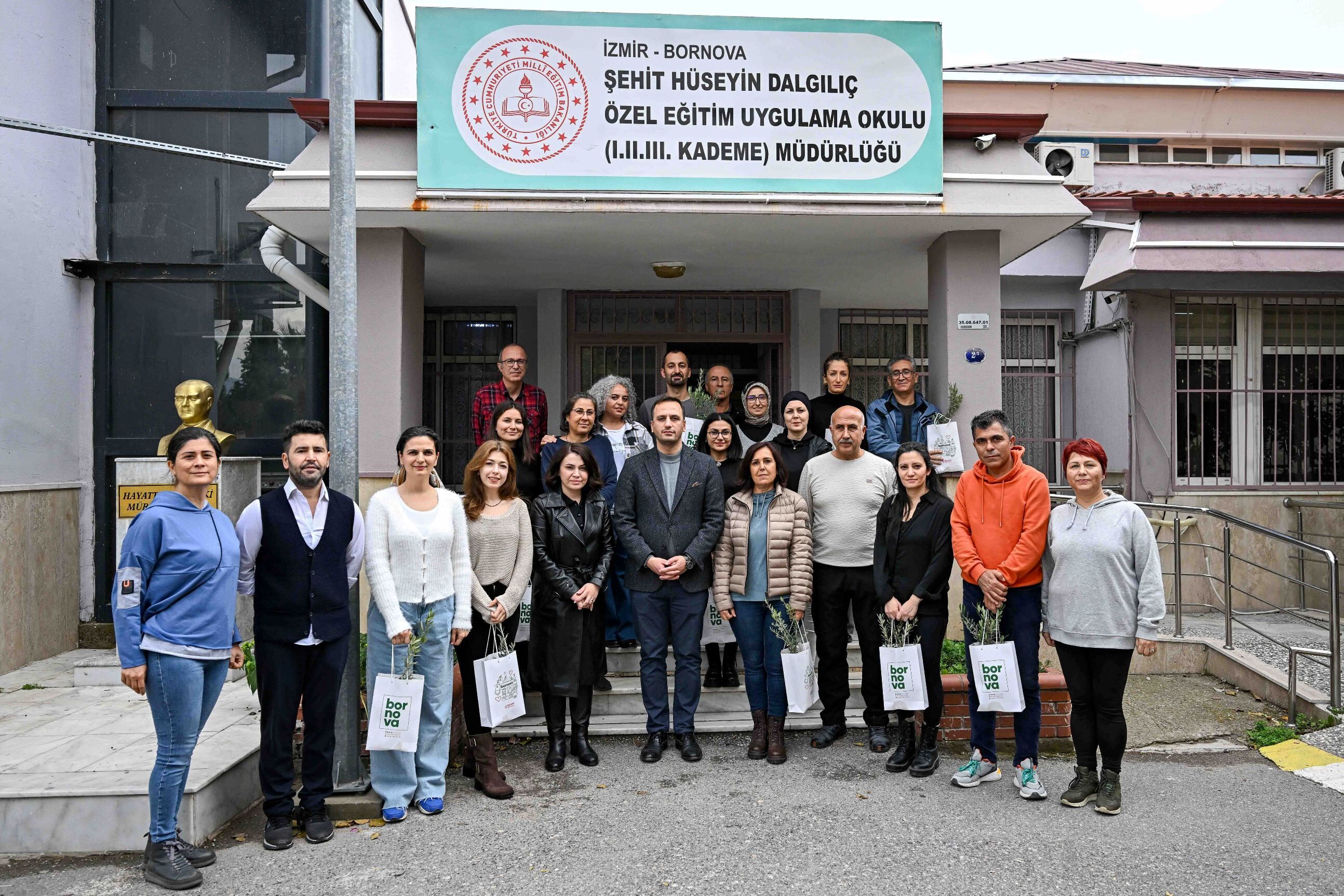 Bornova Belediyesi’nden Ücretsiz Nakliye Hizmeti (6)