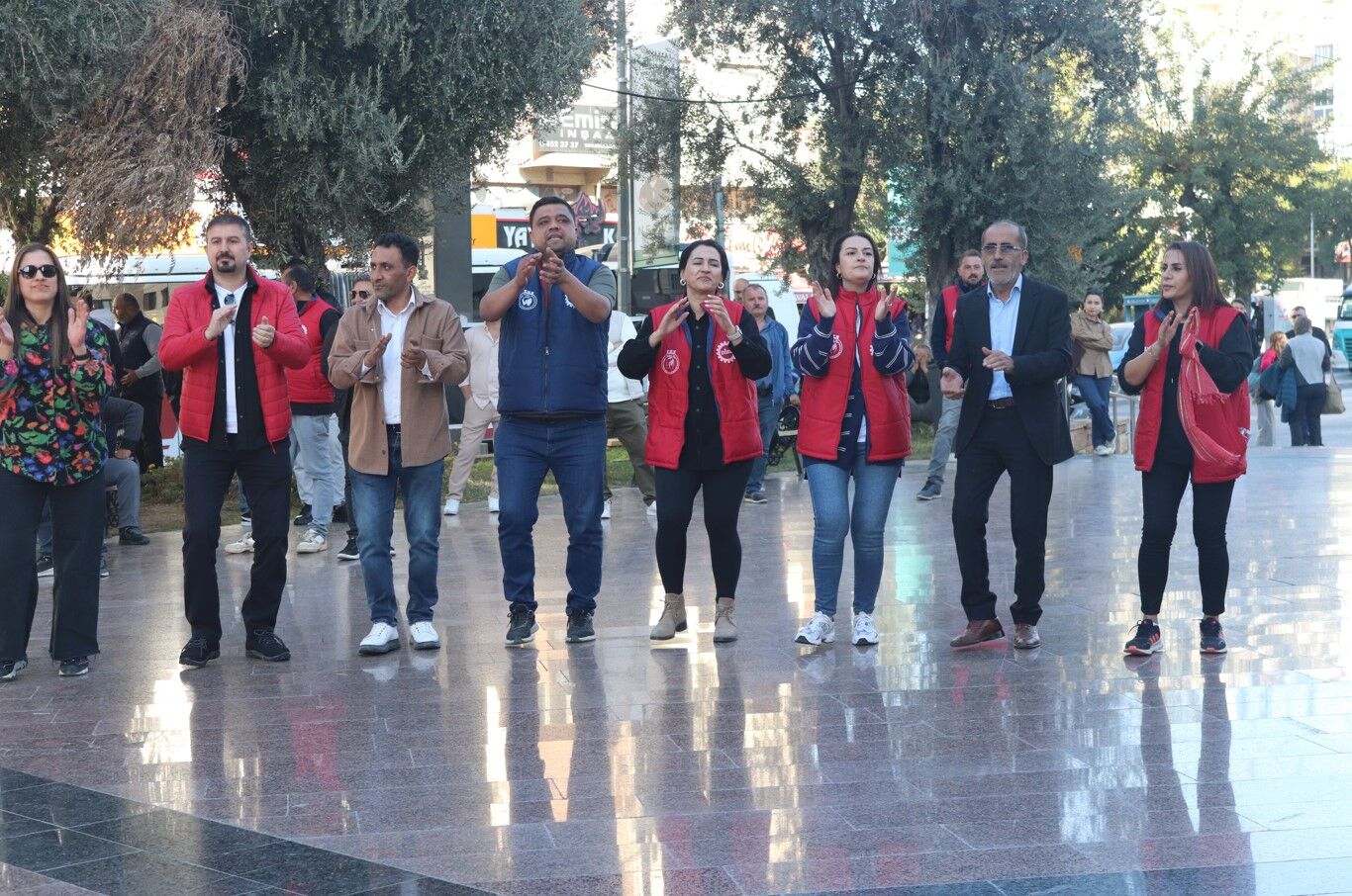 Buca Belediyesi Işçileri Yarım Gün Iş Bıraktı03