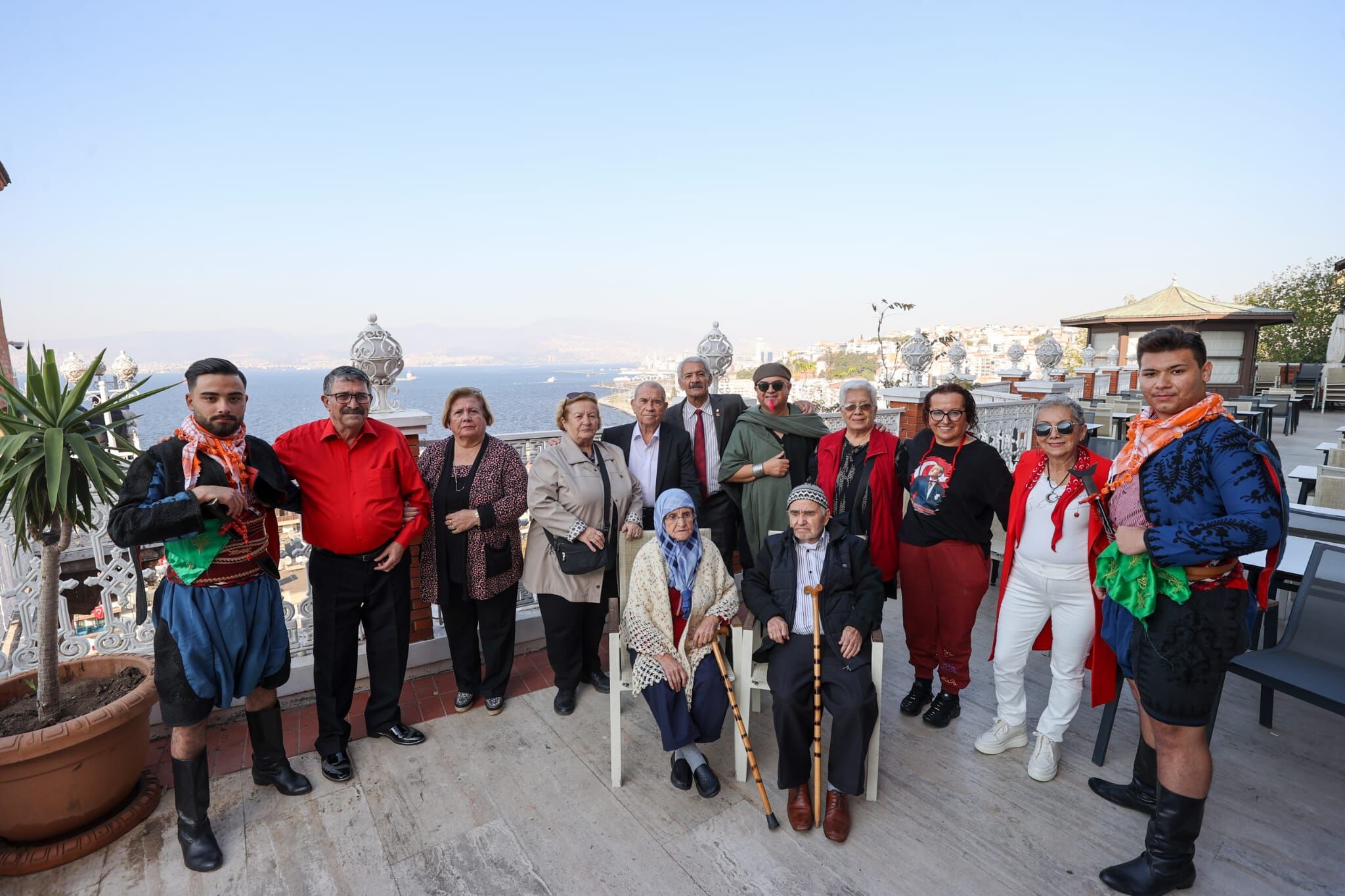 Buca'da Ikinci Baharını Yaşayan Çiftlere Özel İzmir Turu2