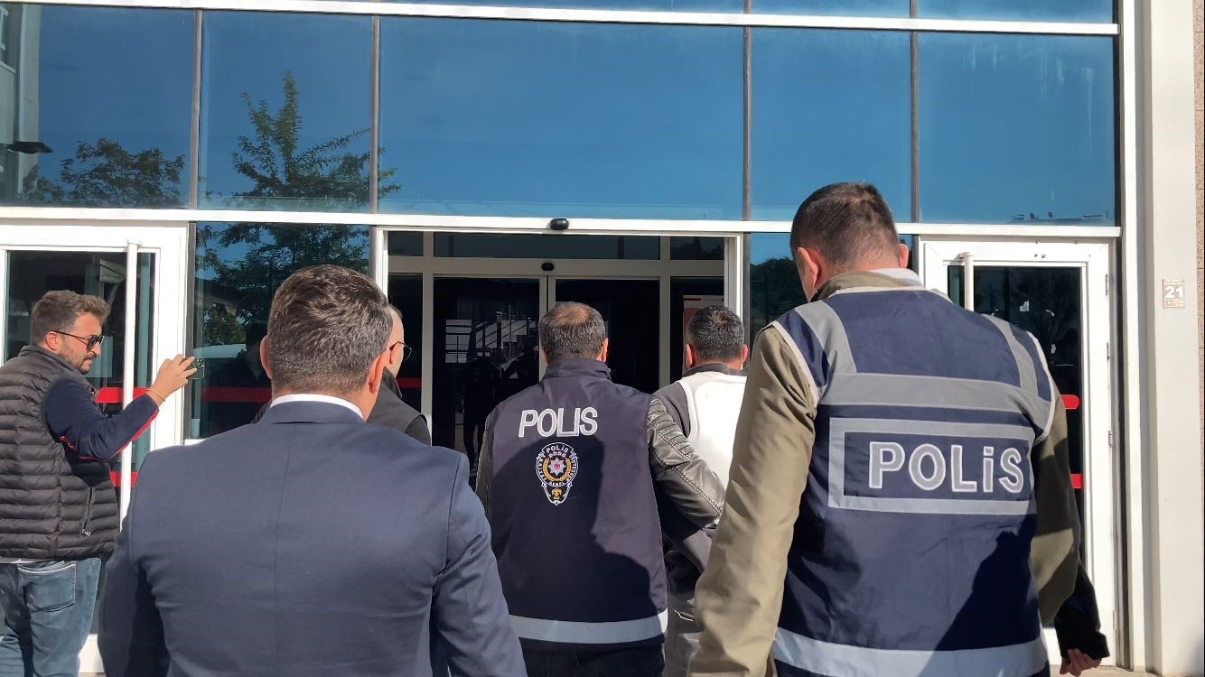 Burdur'da Restoranda Haraç Iddiasıyla Cinayet Zanlı Tutuklandı (4)