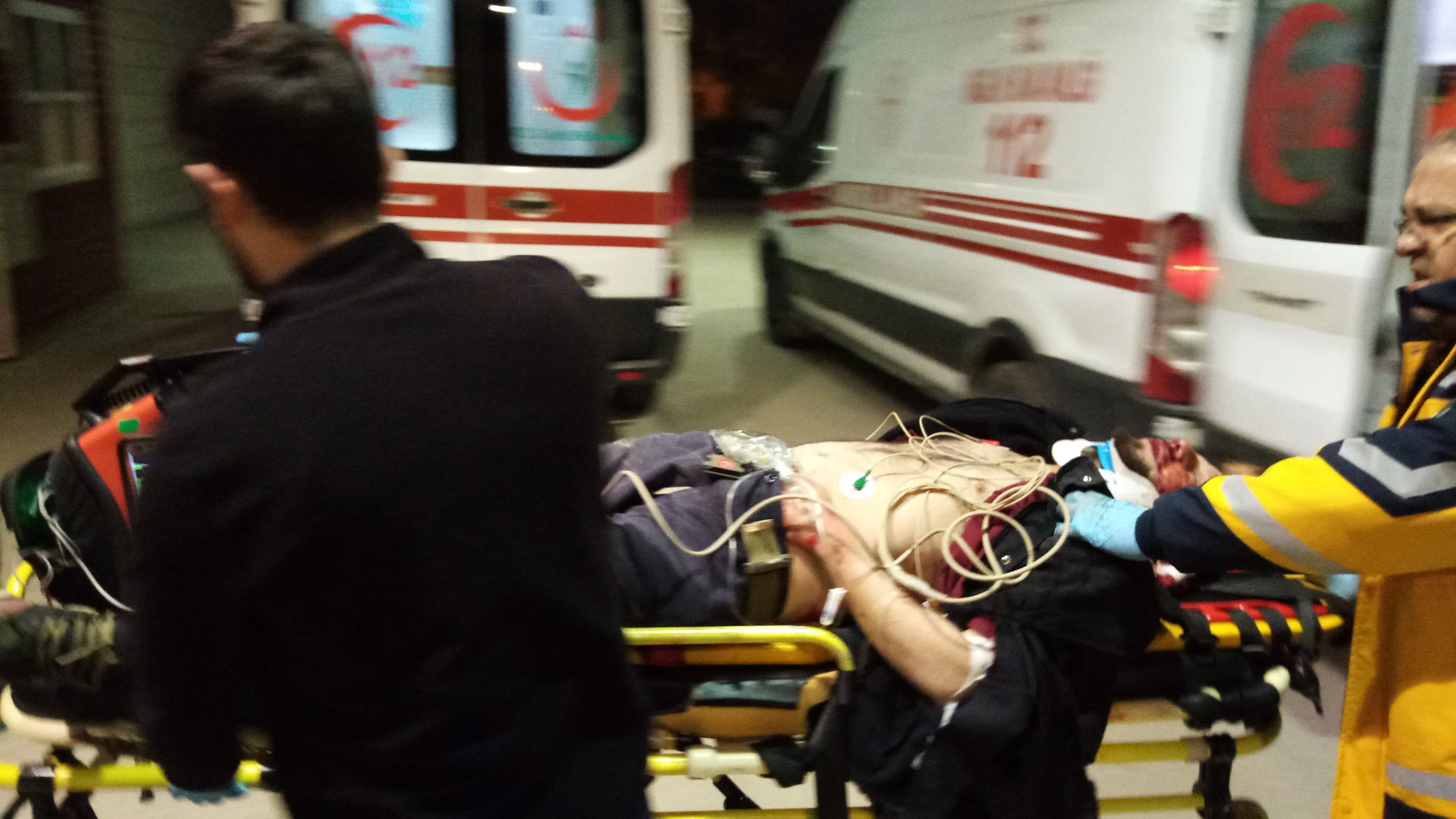 Bursa'da Kaza Motosiklet Sürücüsü Diğer Otomobilin Altına Girdi (3)