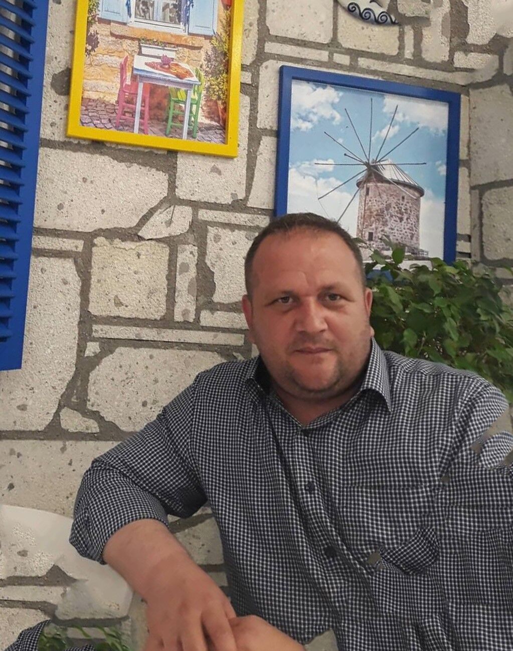 Cinnet Getiren 17 Yaşındaki Genç, Ailesini Yasa Boğdu (3)