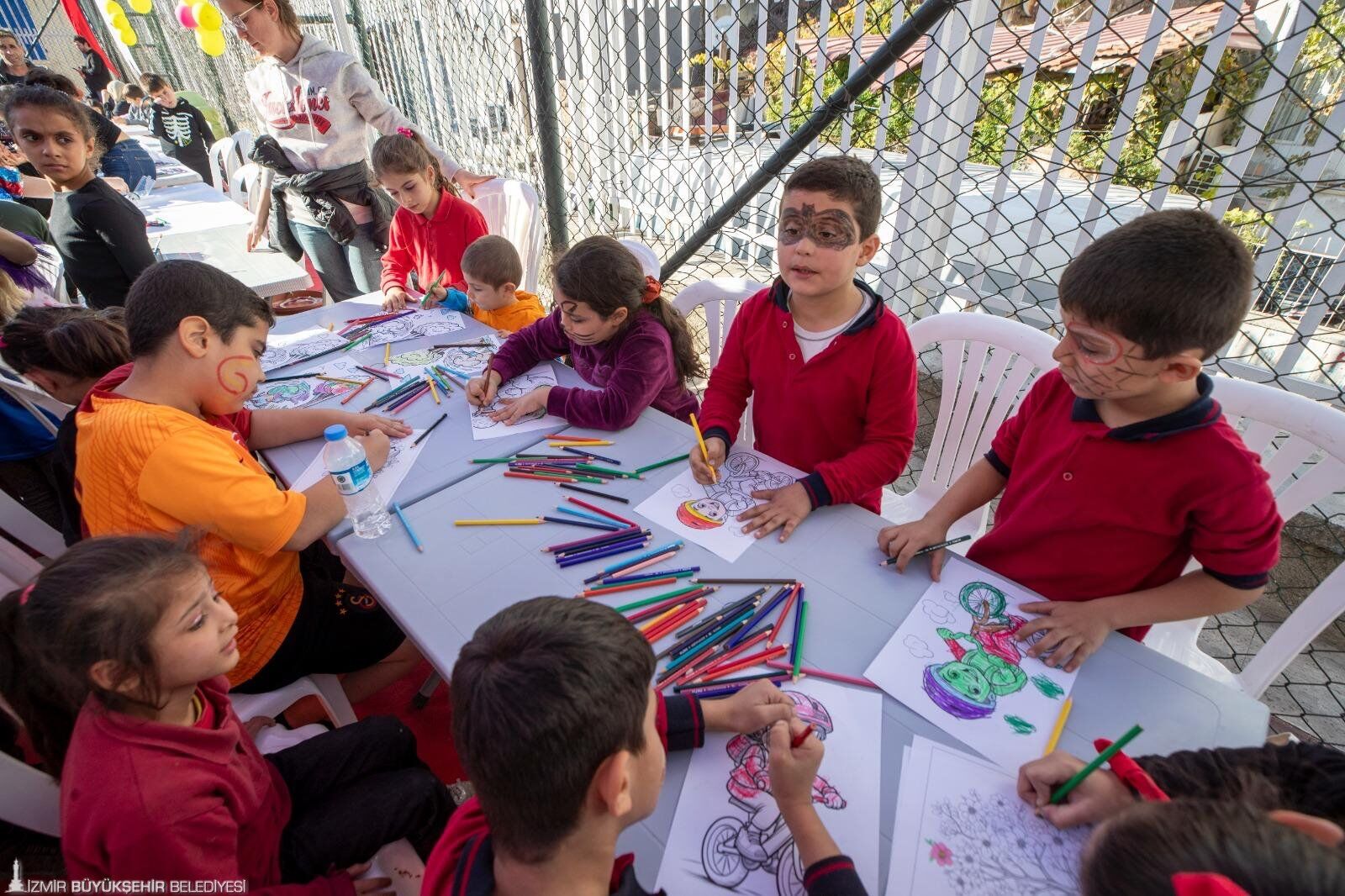 Çocuklar Basmane’de Doya Doya Eğlendi (1)