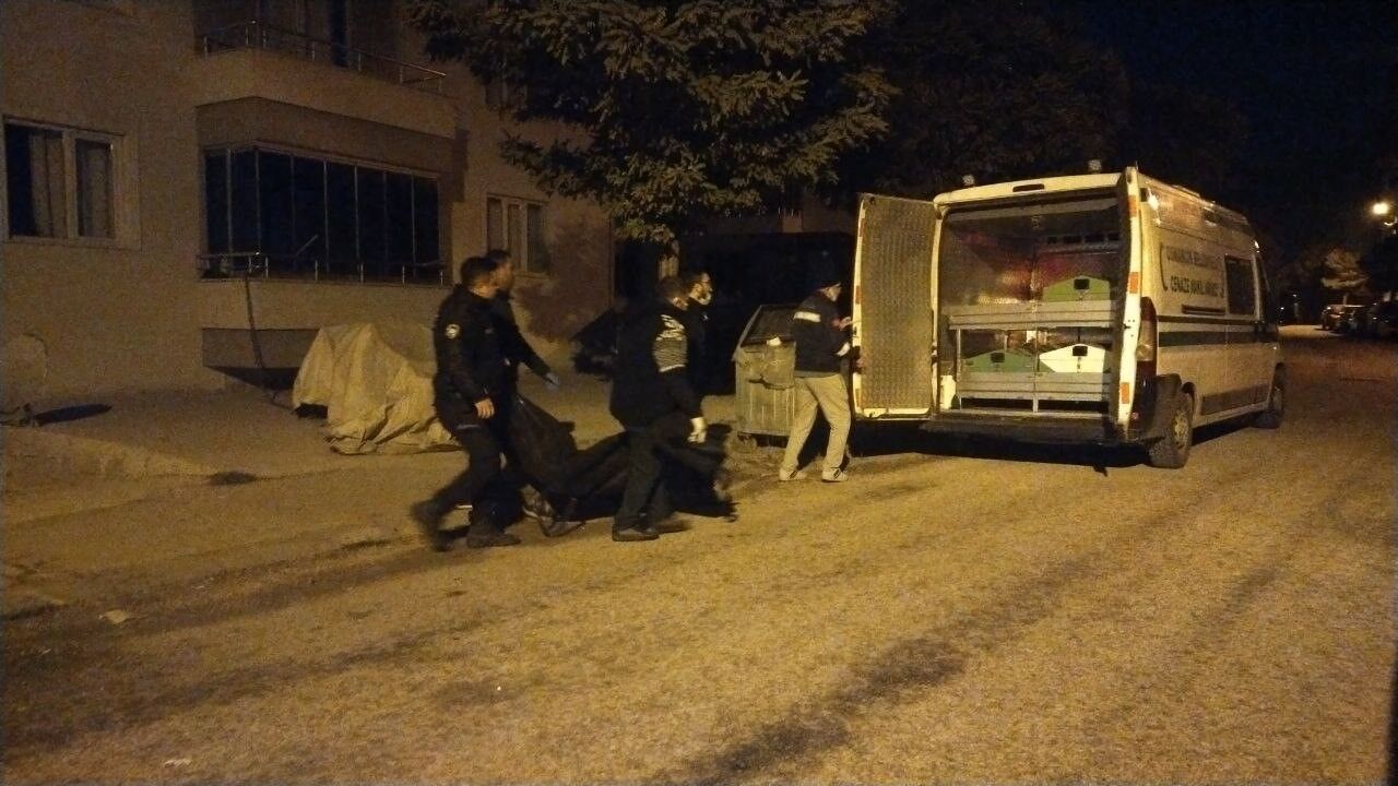 Çorum’da Korkunç Yangın Anne Ve Oğlu Hayatını Kaybetti (3)