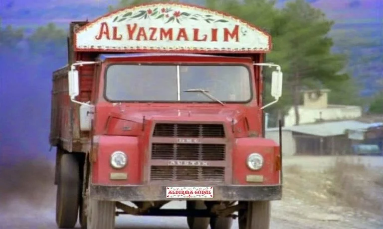 Dijitale Meydan Okuyan Kamyon Arkası Yazıları