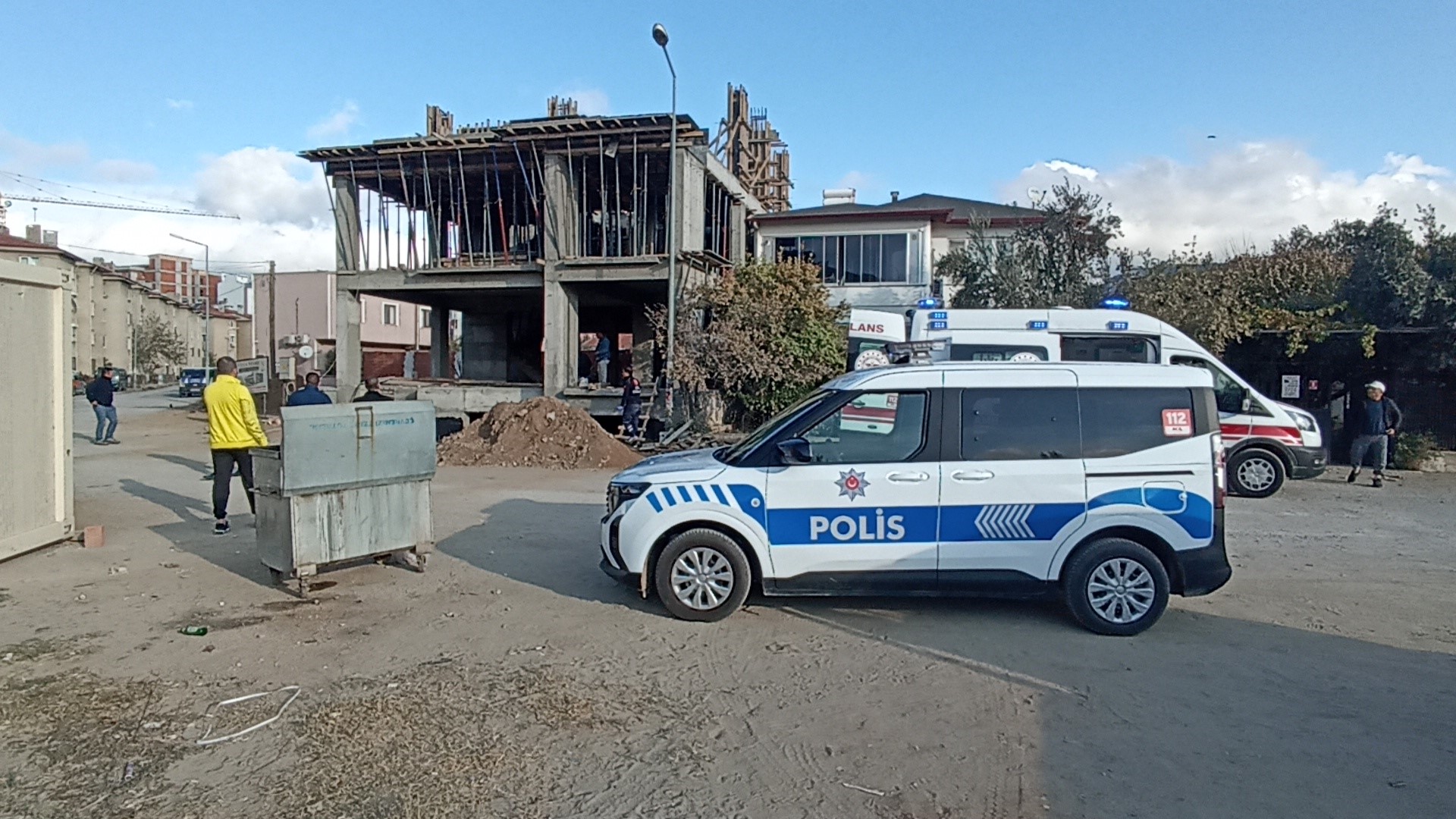 Edremit'te 78 Yaşındaki Bekçi Bodrum Katında Ölü Bulundu (4)