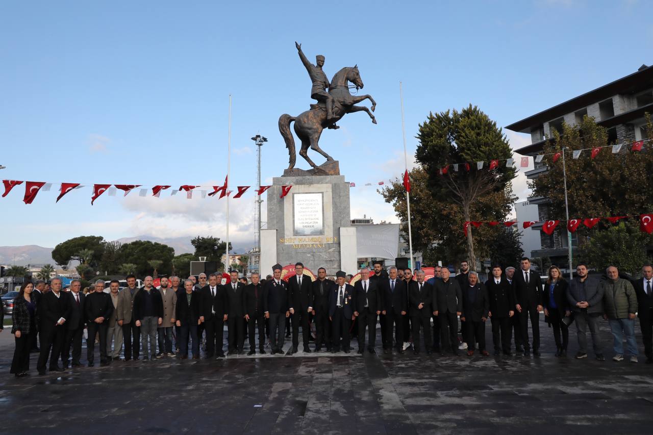 Edremit’te Atatürk'e Duygu Dolu Anma Töreni (4)