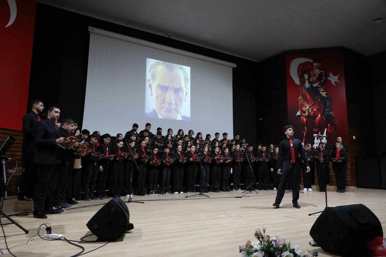 Edremit’te Atatürk'e Duygu Dolu Anma Töreni (5)