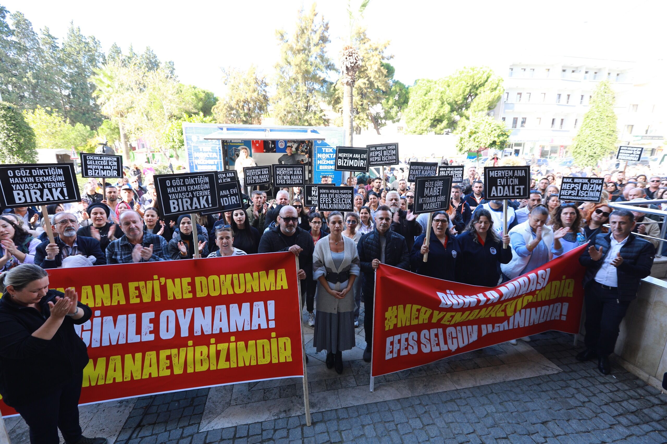 Efes Selçuk’ta Otopark Gelirlerine Tepki (1)