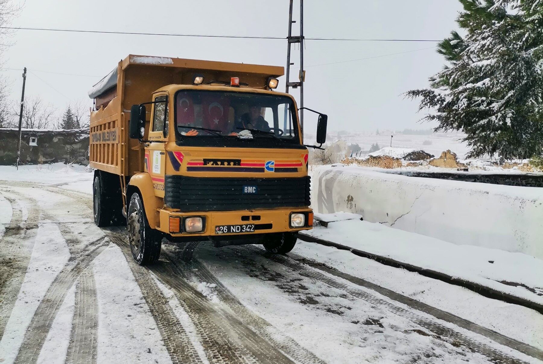 Eskişehir'de 3 Vardiyalı Kar Temizliği Çalışması Başlatıldı (4)