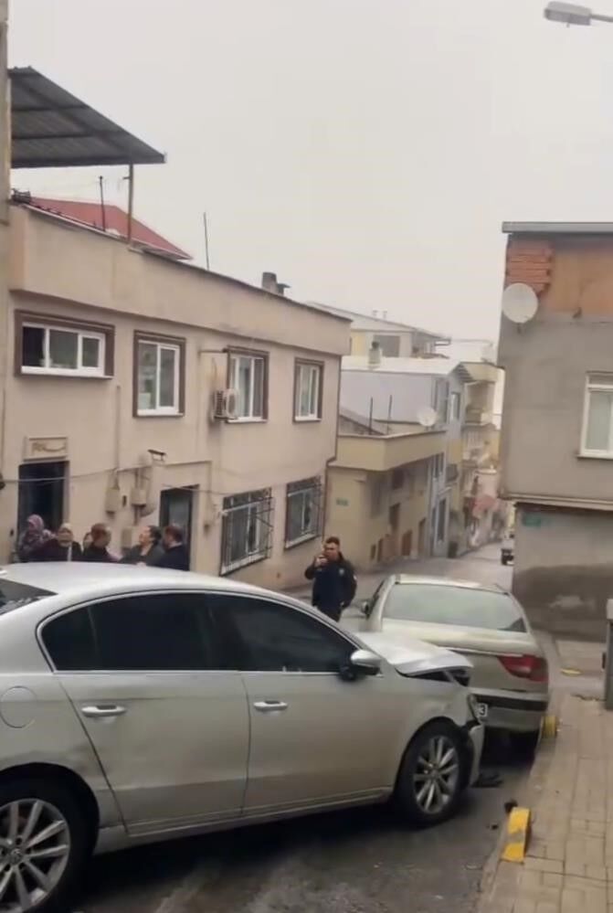 Freni Boşalan Kamyon 3 Araca Ve Bir Eve Çarptı (2)