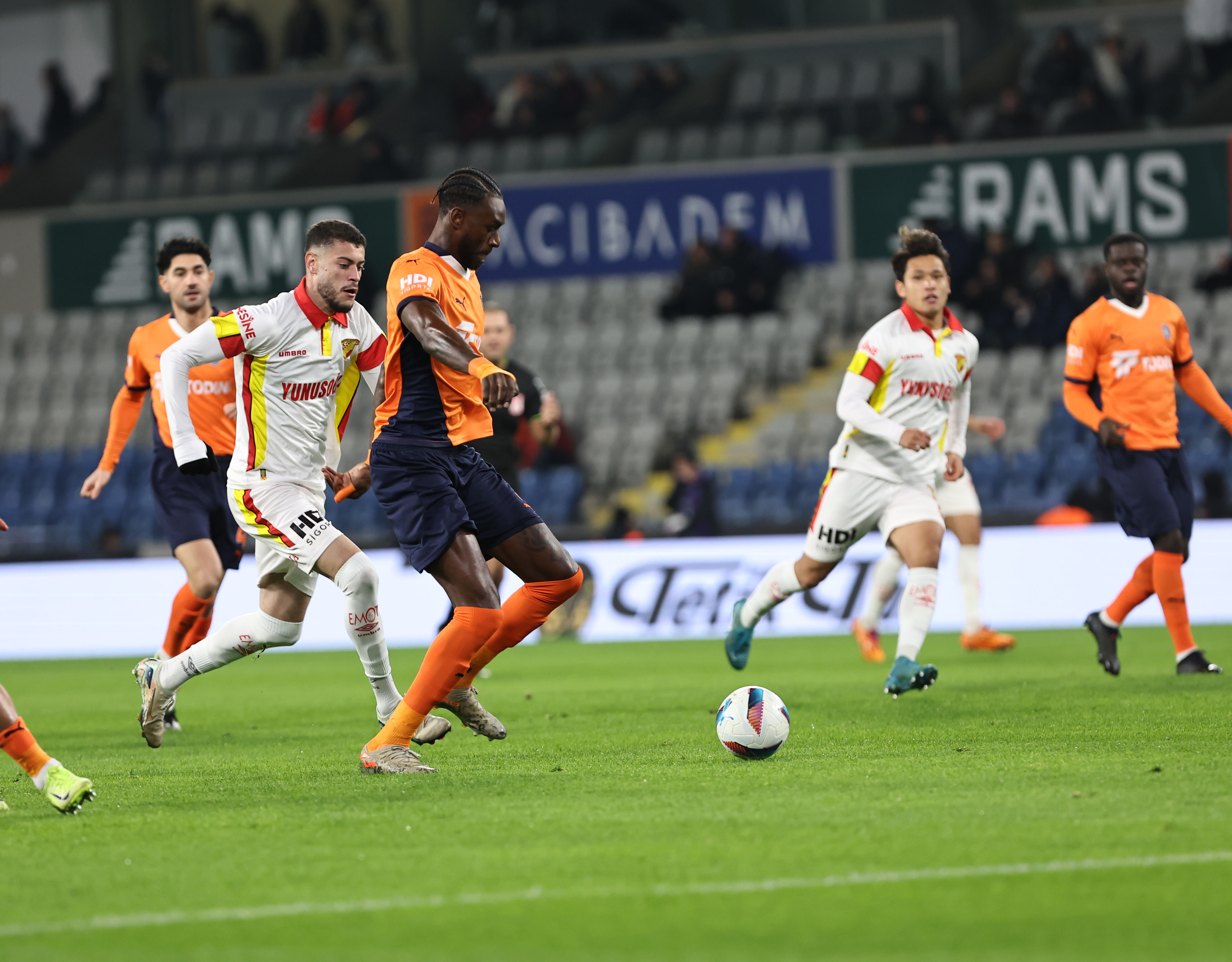 Göztepe (2)-1