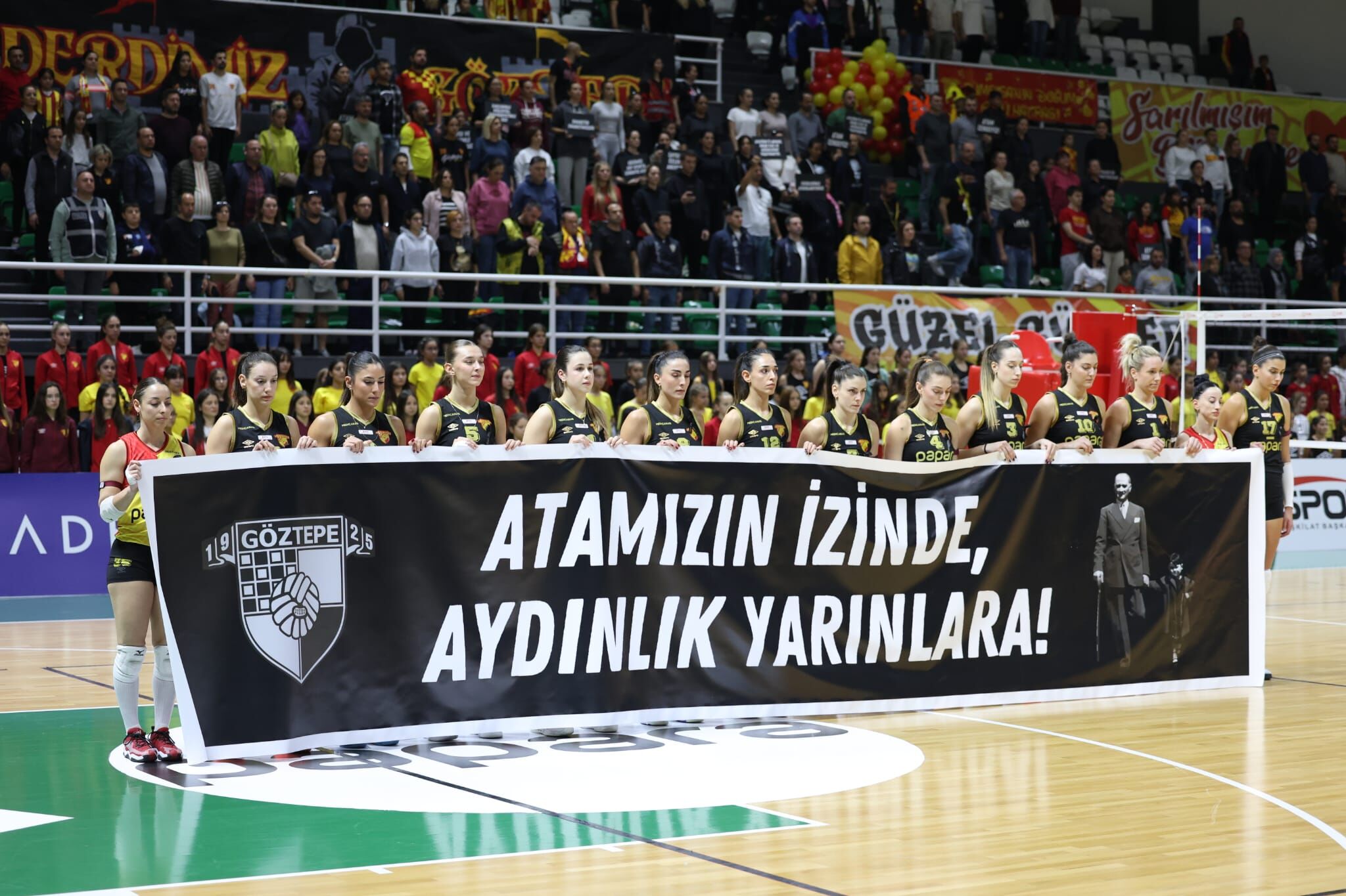 Göztepe, İstanbul Bşb Önünde Ilk Seti Kolay Aldı 25 16