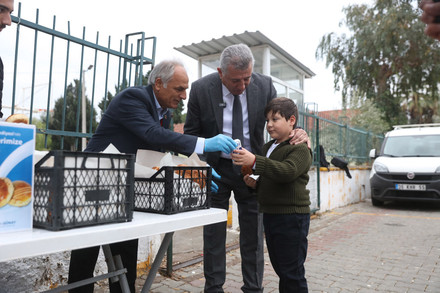 Güzelbahçe Belediyesi’nden Öğrencilere Sıcak Kahvaltı Desteği (1)